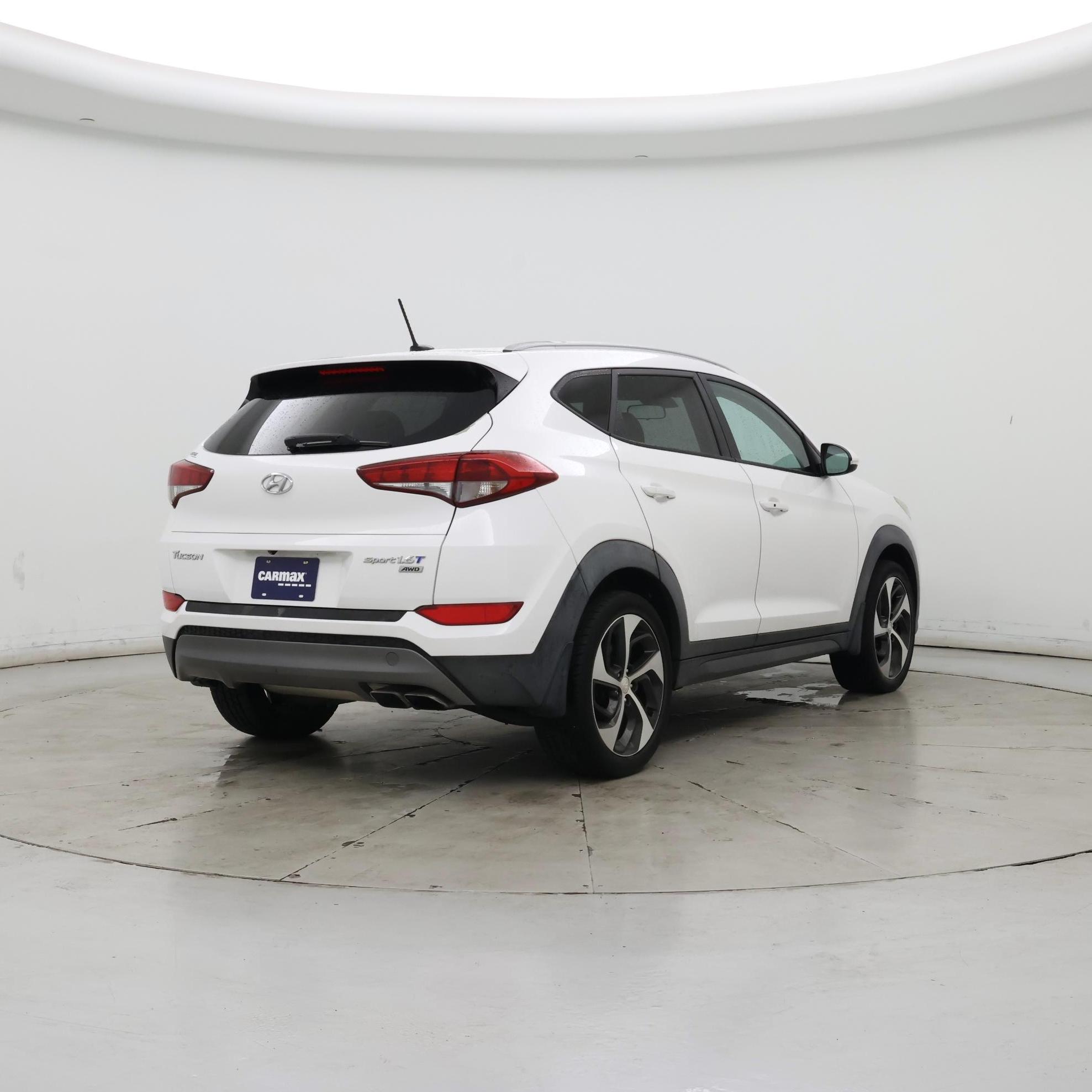 Thumbnail: 2016 Hyundai Tucson - 8