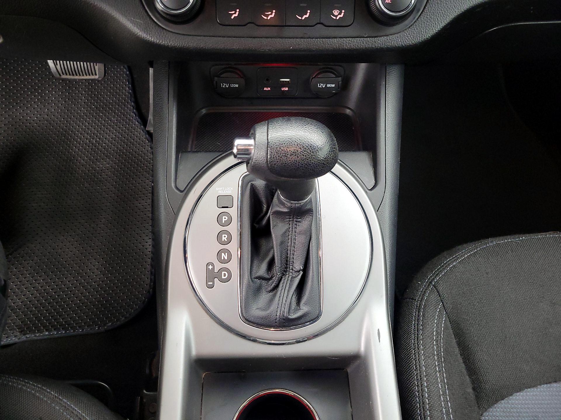 Thumbnail: 2016 Kia Sportage - 16