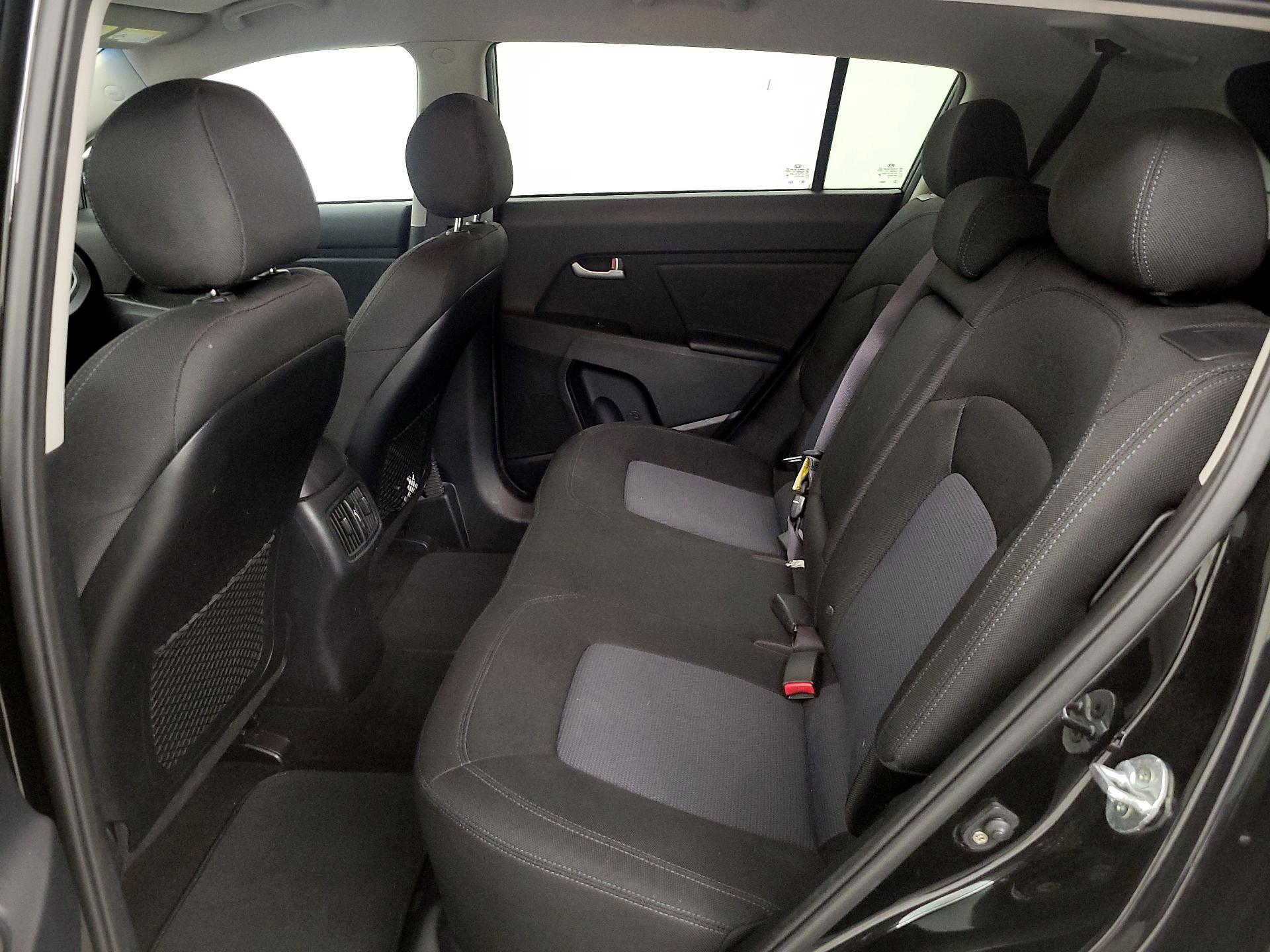 Thumbnail: 2016 Kia Sportage - 18