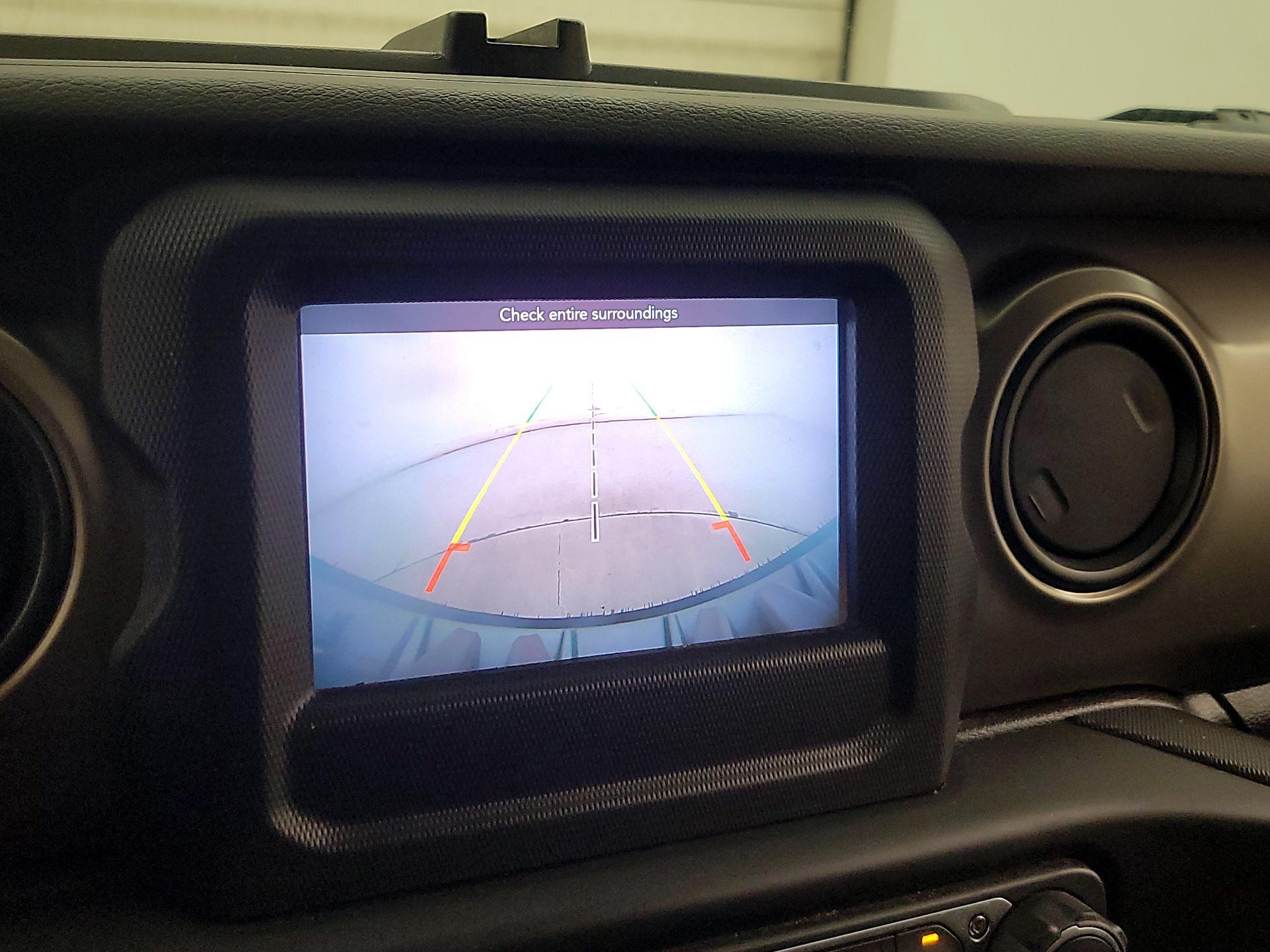 Thumbnail: 2019 Jeep Wrangler - 14