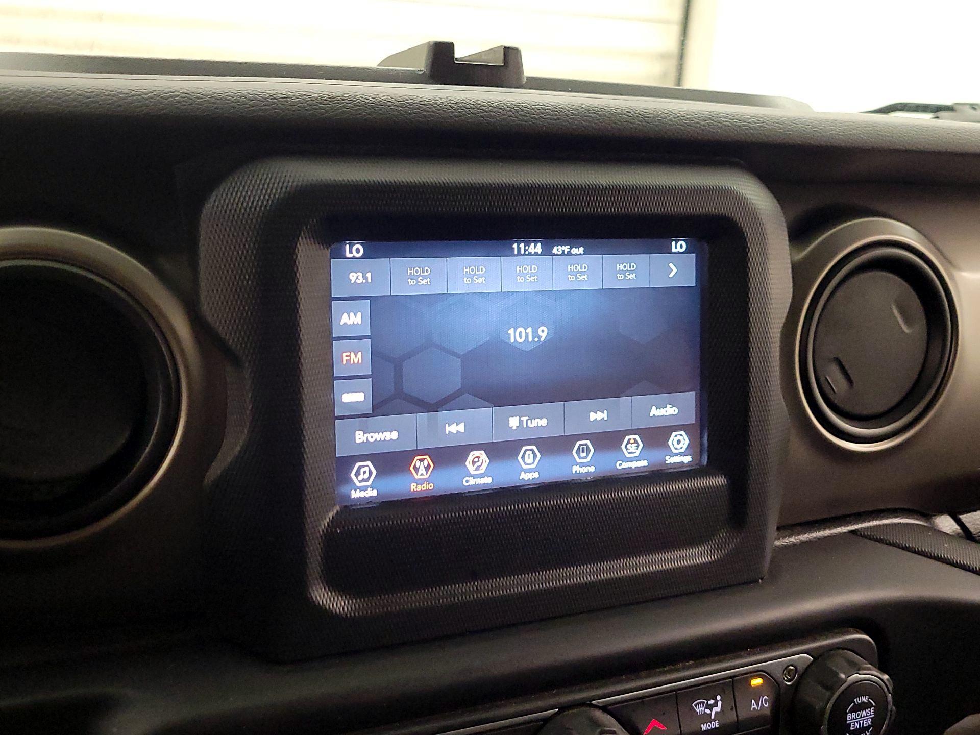 Thumbnail: 2019 Jeep Wrangler - 15