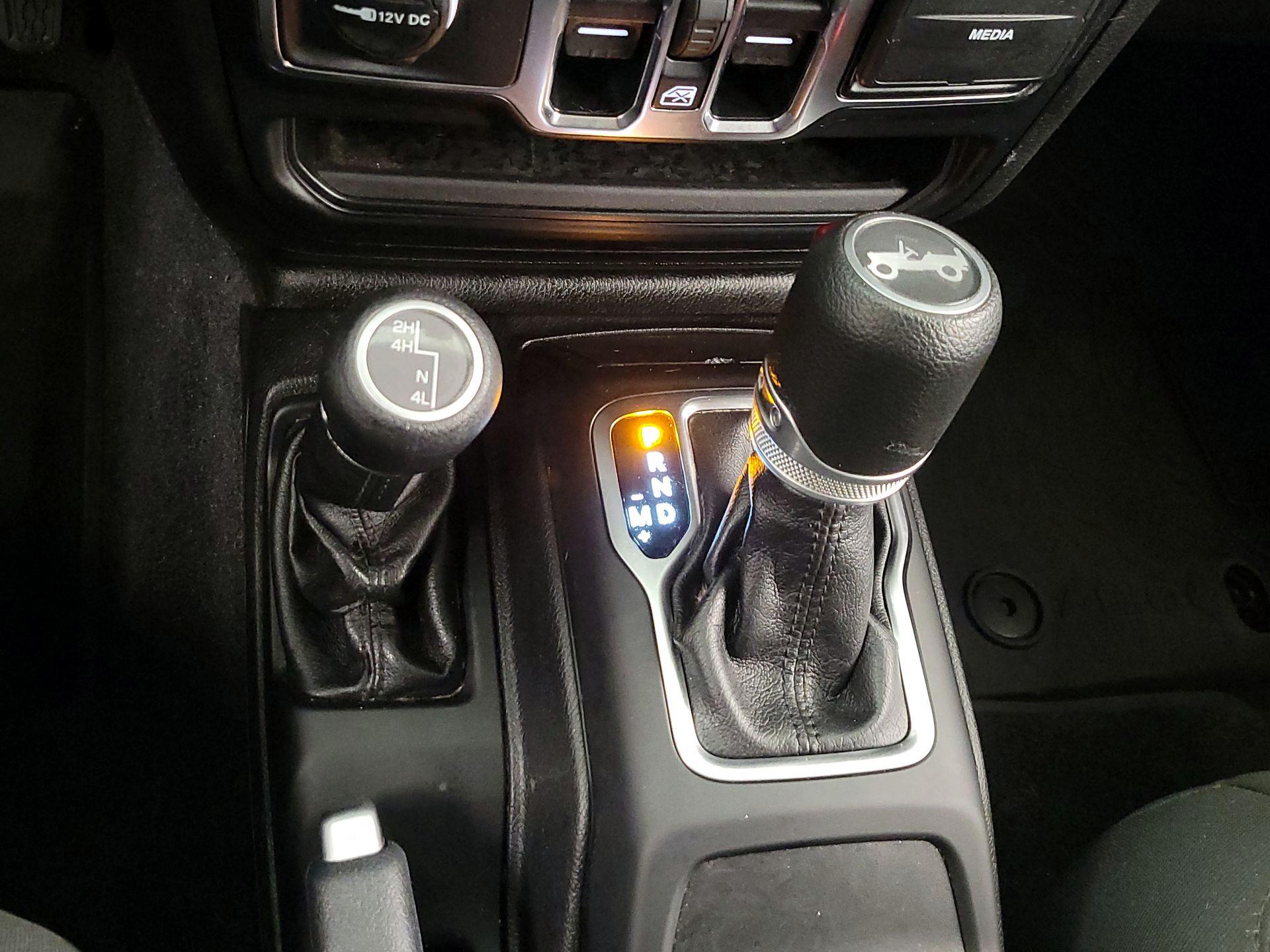 Thumbnail: 2019 Jeep Wrangler - 17