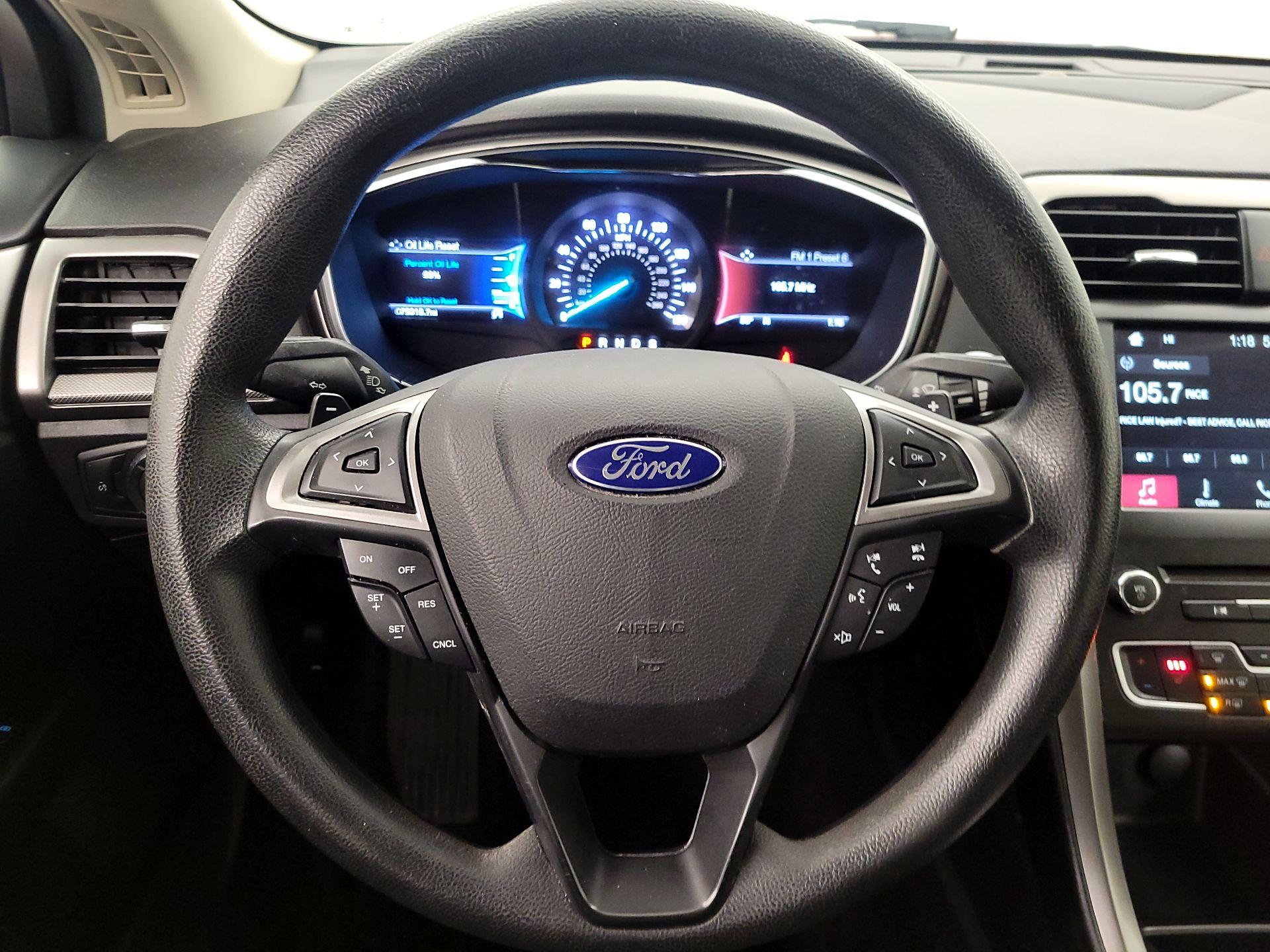 Thumbnail: 2017 Ford Fusion - 10