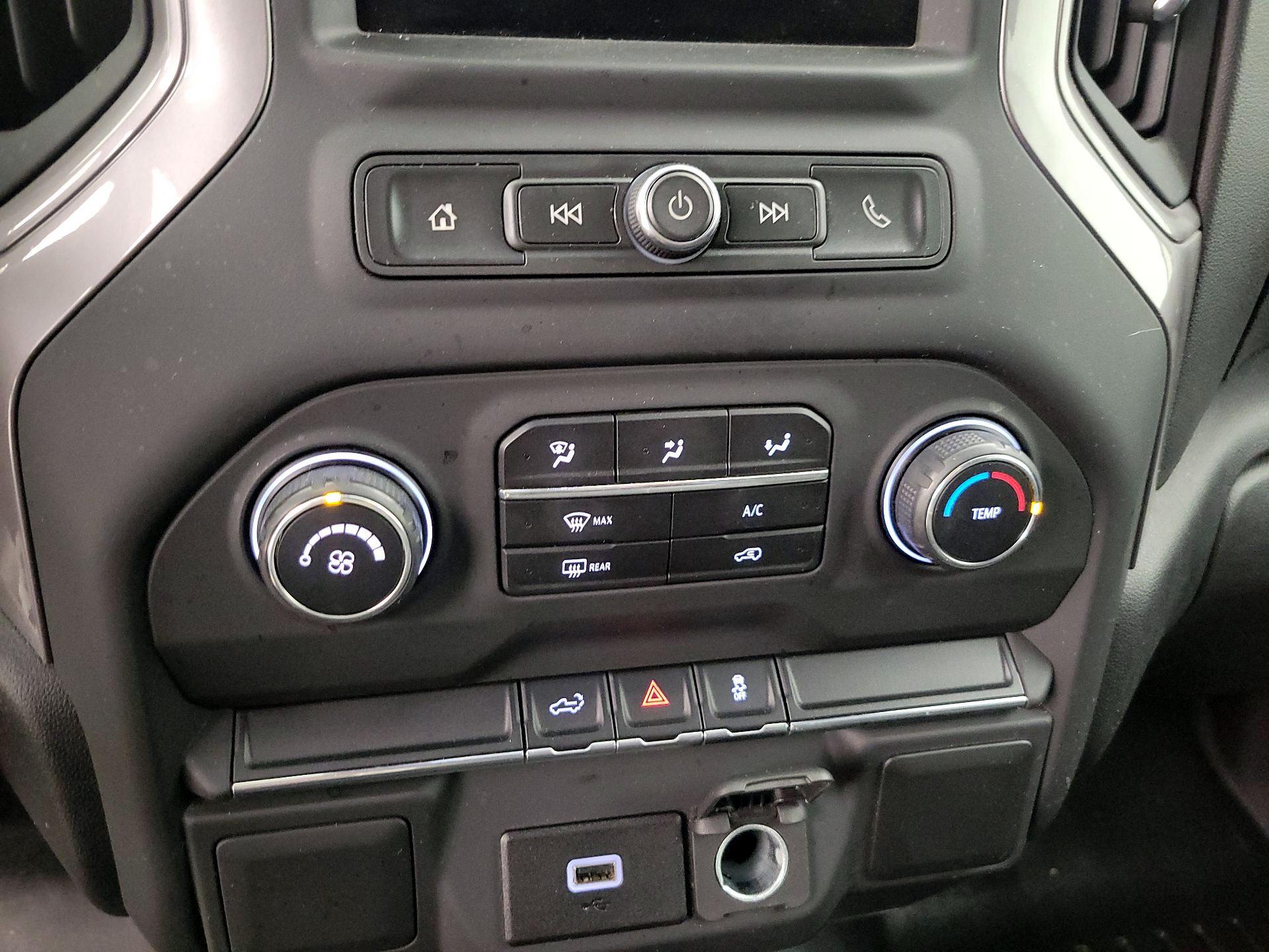 Thumbnail: 2020 Chevrolet Silverado 1500 - 16