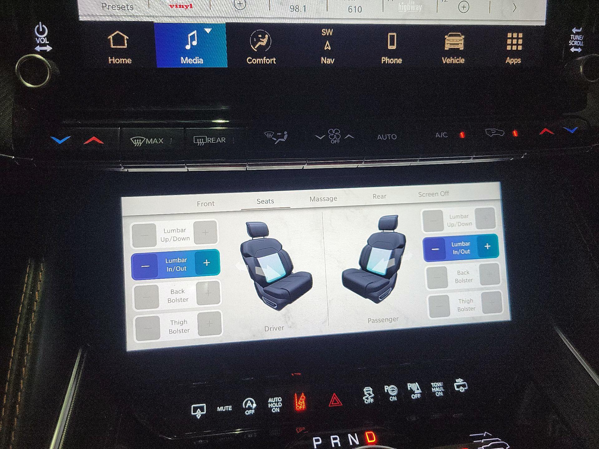 Thumbnail: 2023 Jeep Grand Wagoneer - 17