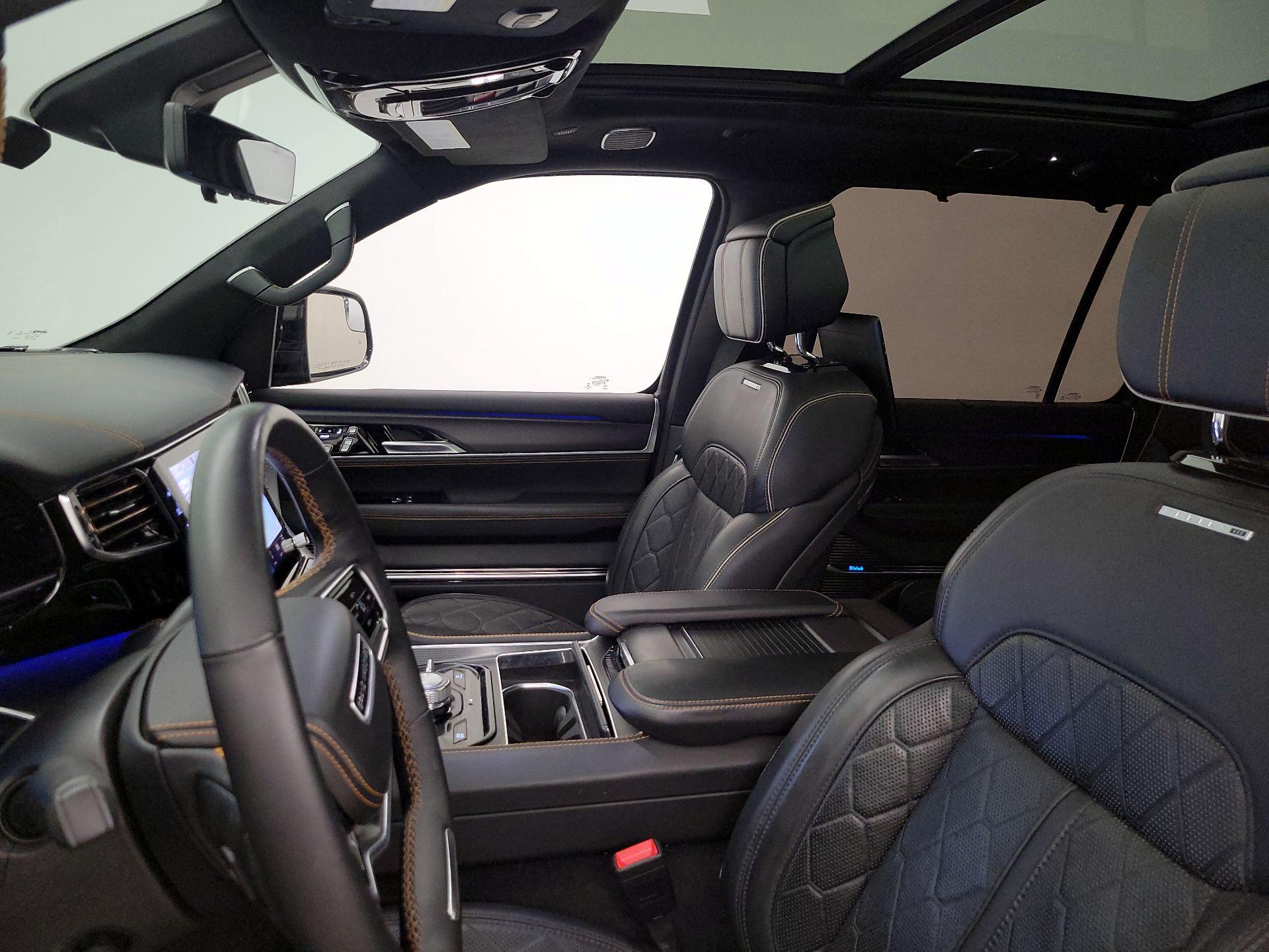 Thumbnail: 2023 Jeep Grand Wagoneer - 20