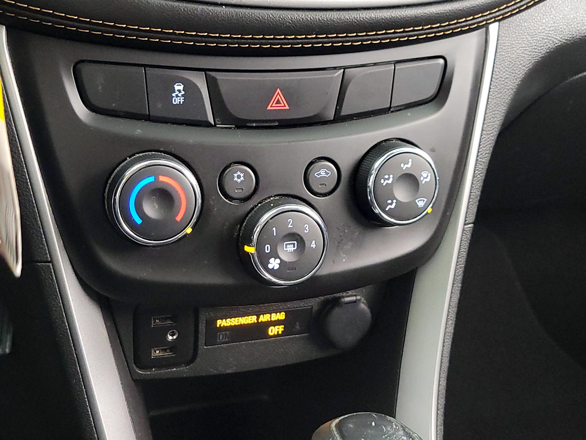 Thumbnail: 2020 Chevrolet Trax - 16