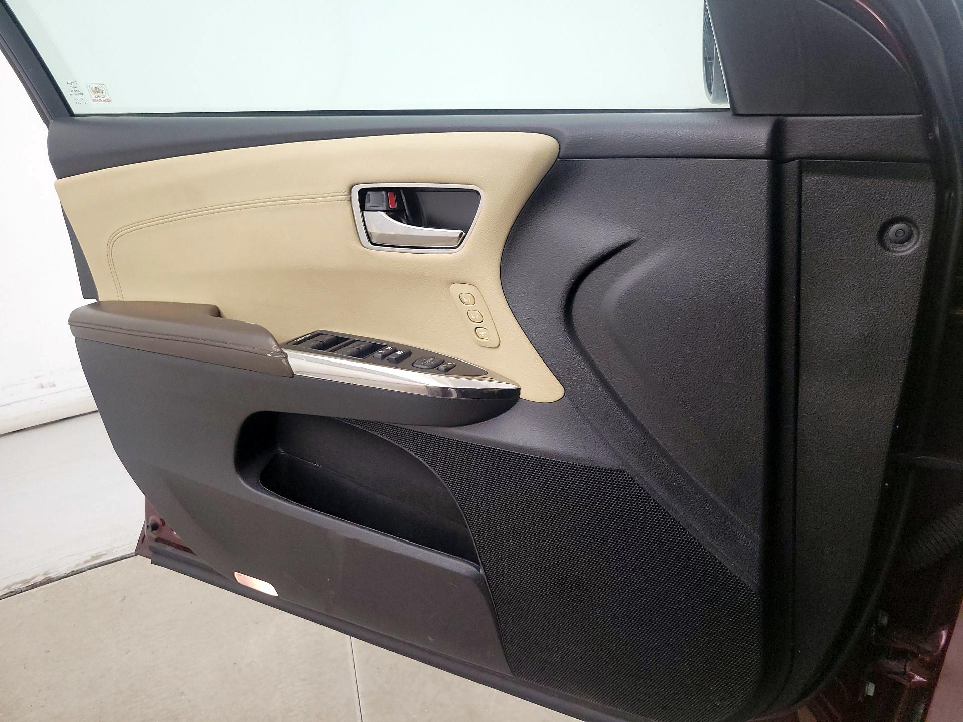 Thumbnail: 2016 Toyota Avalon - 12