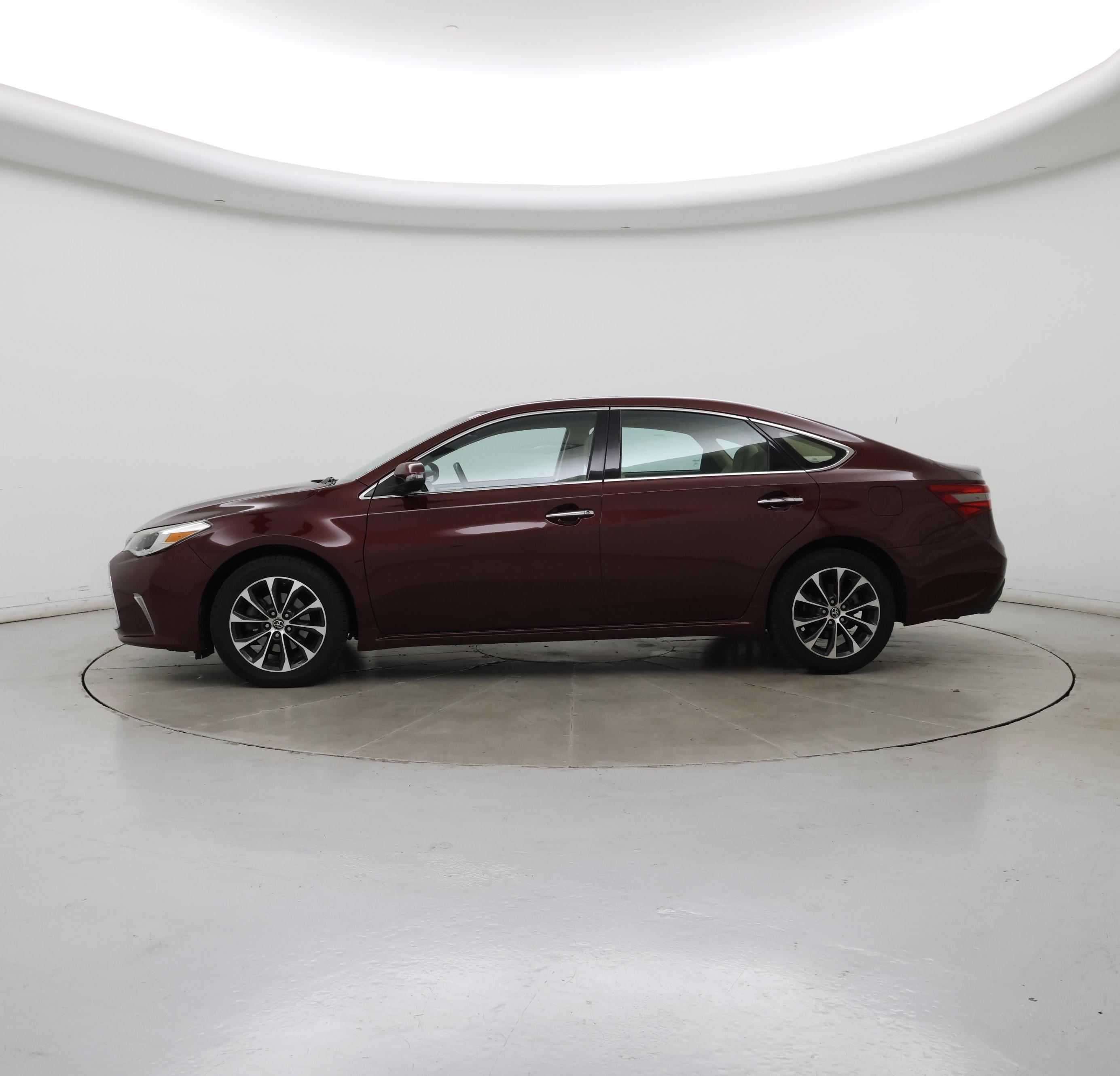 Thumbnail: 2016 Toyota Avalon - 3