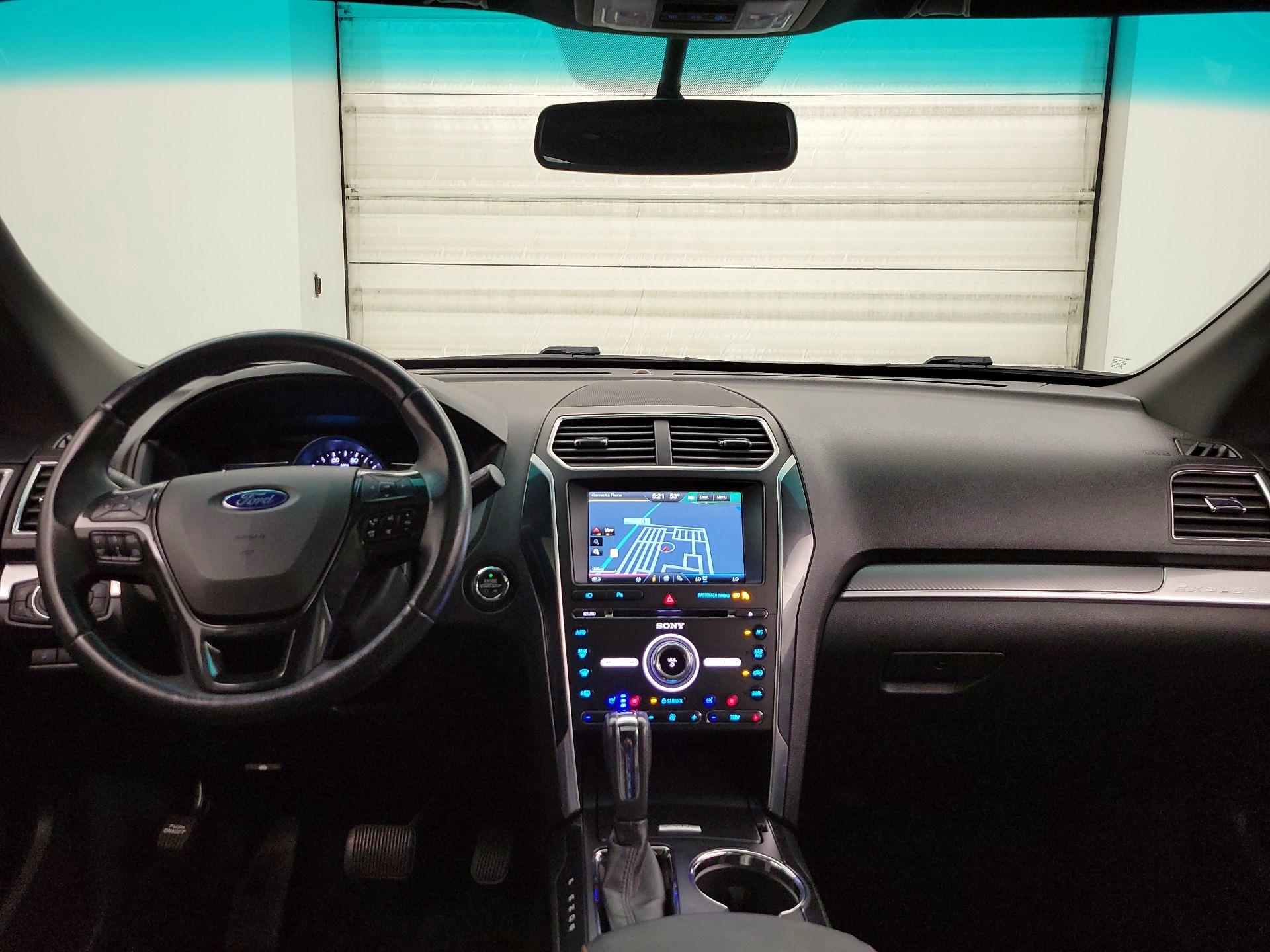 Thumbnail: 2016 Ford Explorer - 9