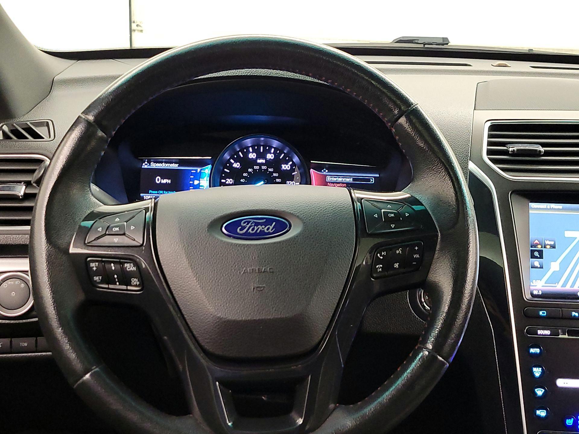 Thumbnail: 2016 Ford Explorer - 10