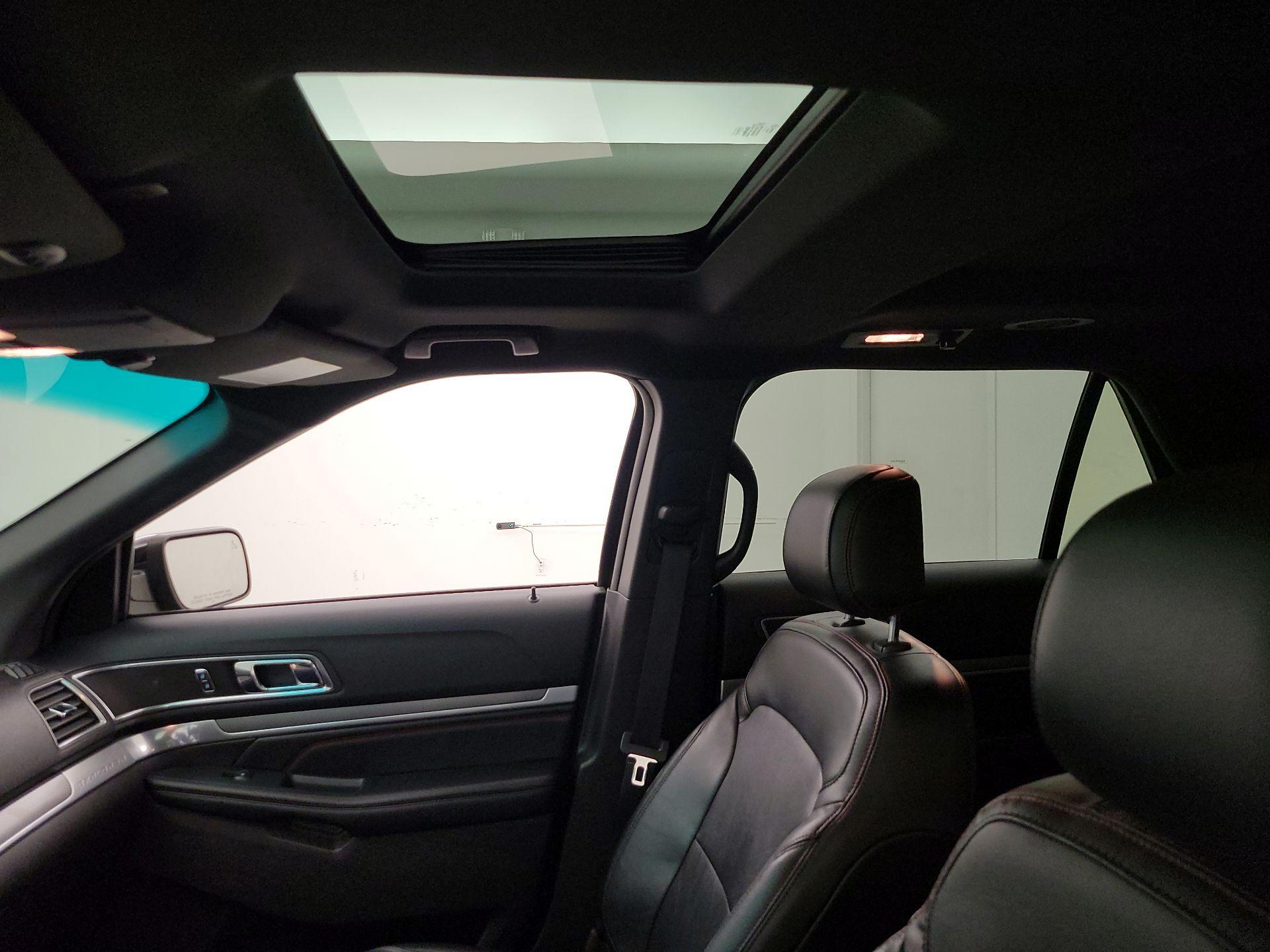 Thumbnail: 2016 Ford Explorer - 20