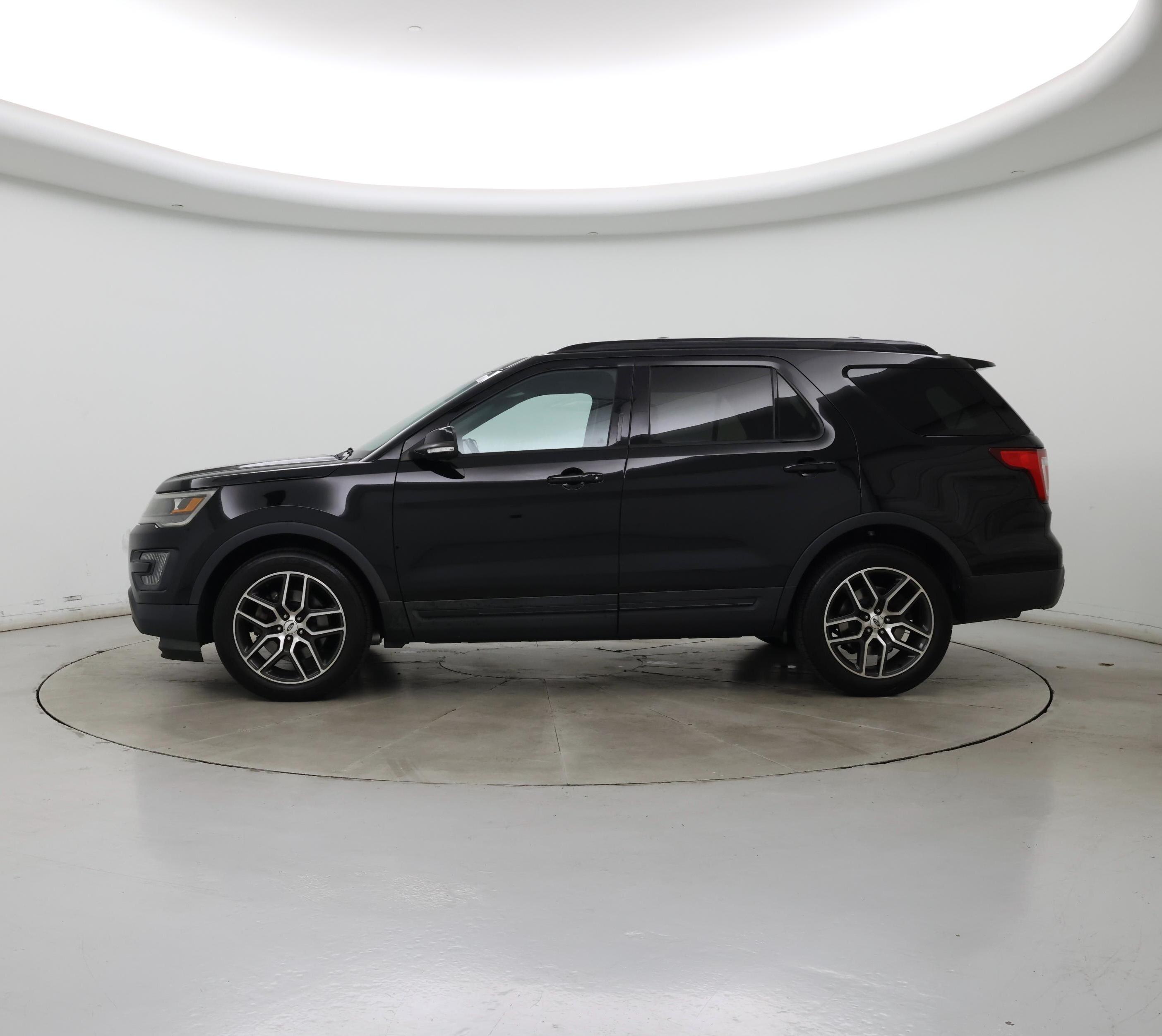 Thumbnail: 2016 Ford Explorer - 3