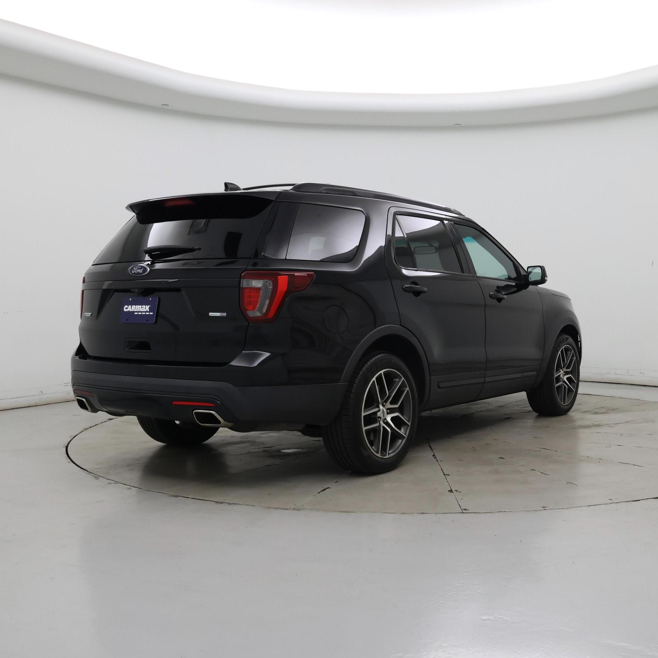 Thumbnail: 2016 Ford Explorer - 8