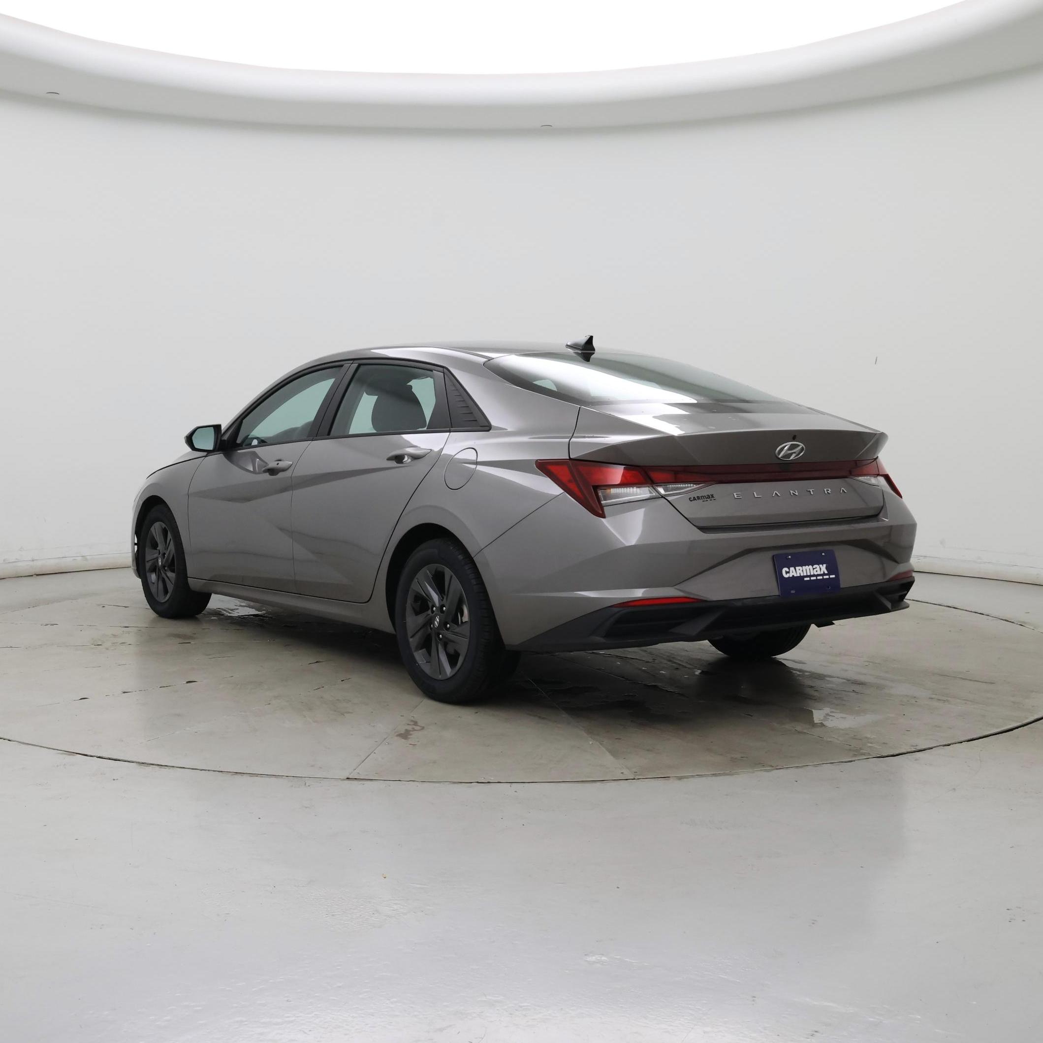 Thumbnail: 2022 Hyundai Elantra - 2