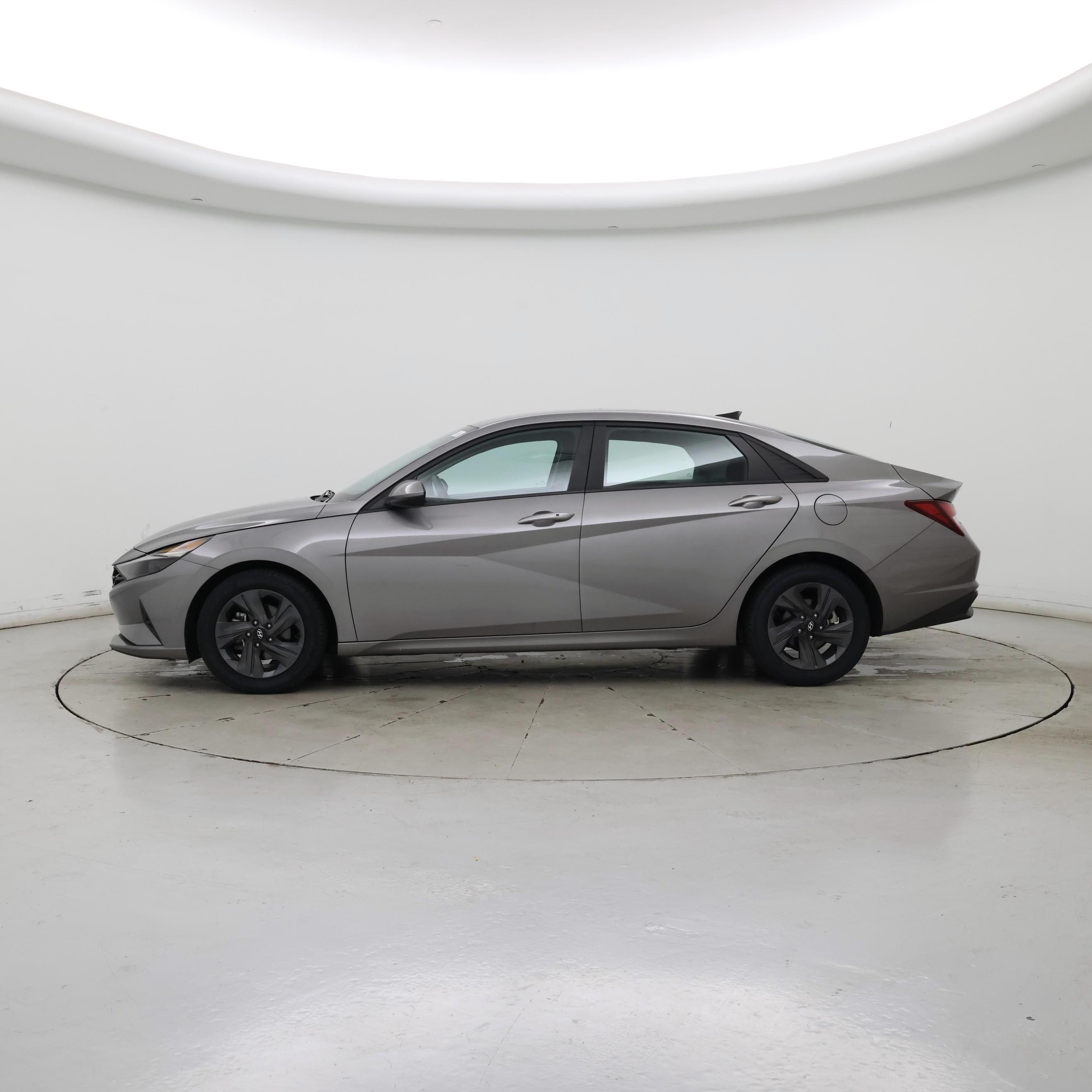 Thumbnail: 2022 Hyundai Elantra - 3