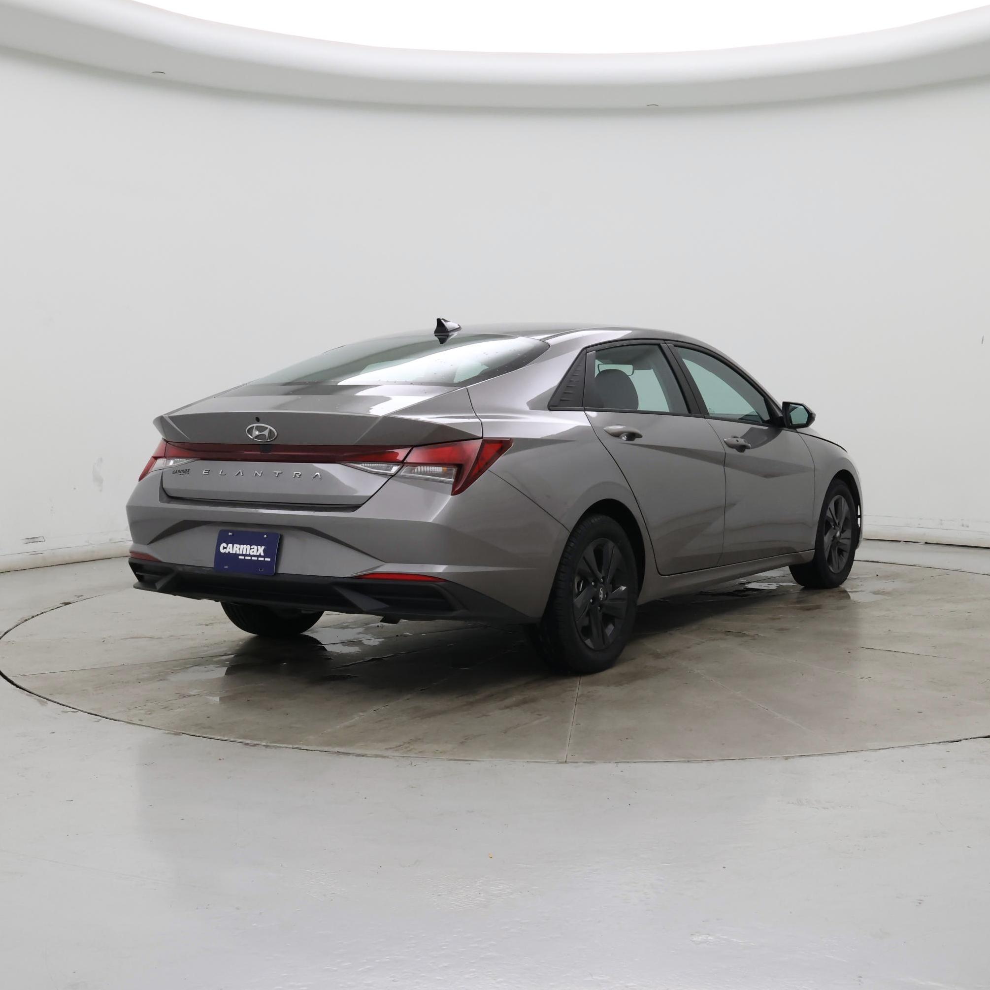Thumbnail: 2022 Hyundai Elantra - 8