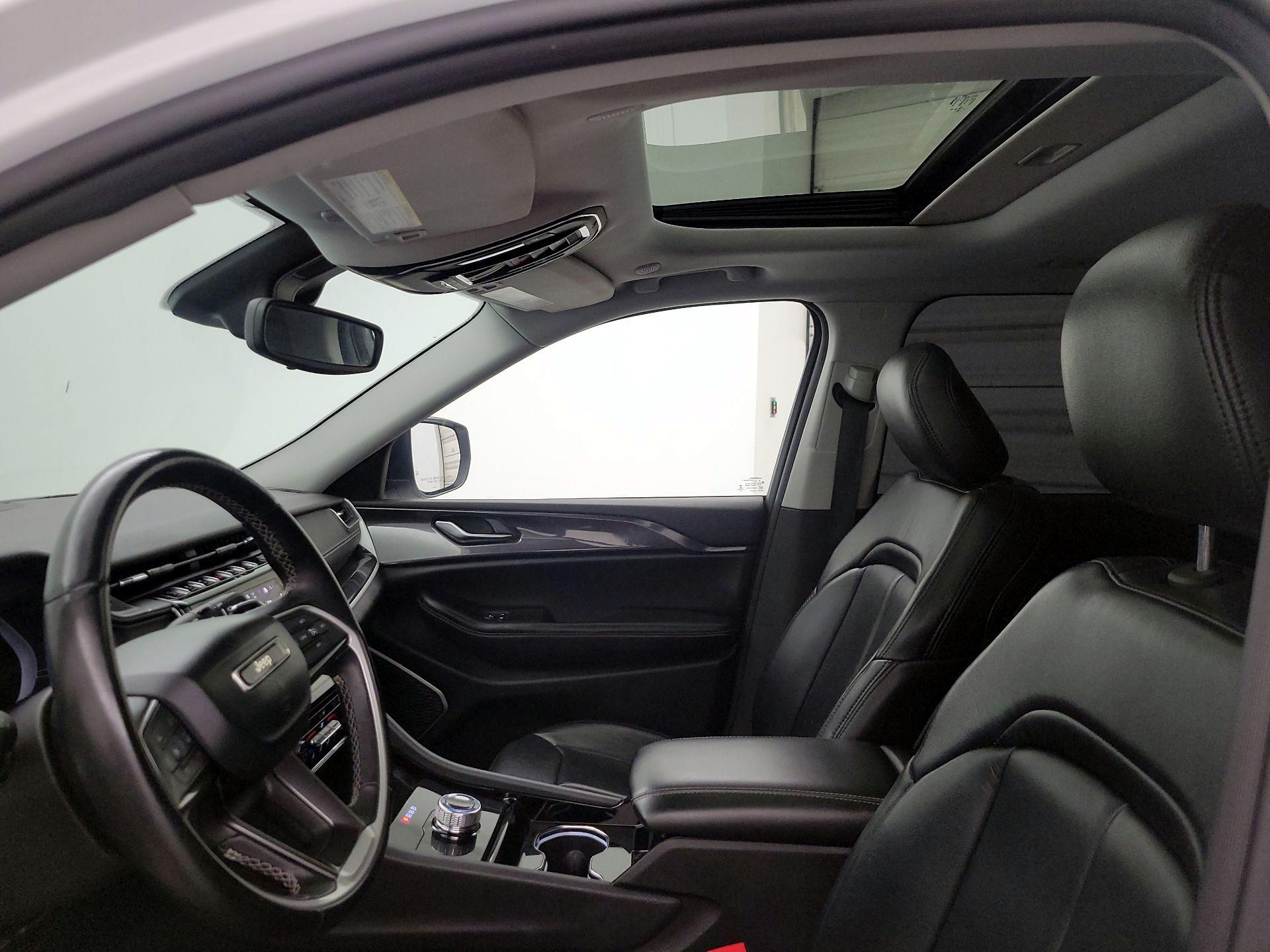 Thumbnail: 2022 Jeep Grand Cherokee - 19