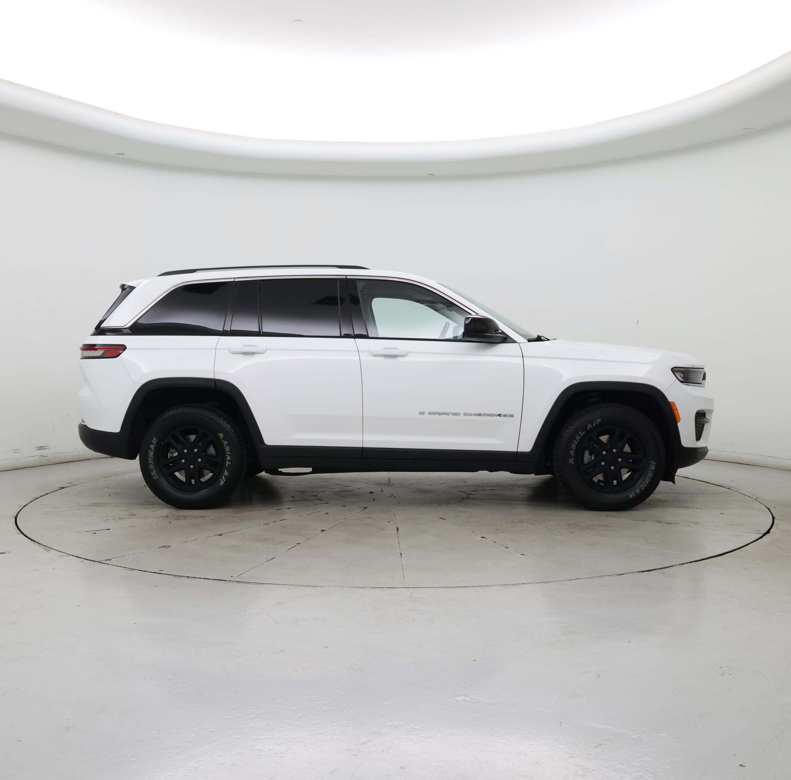 Thumbnail: 2022 Jeep Grand Cherokee - 7