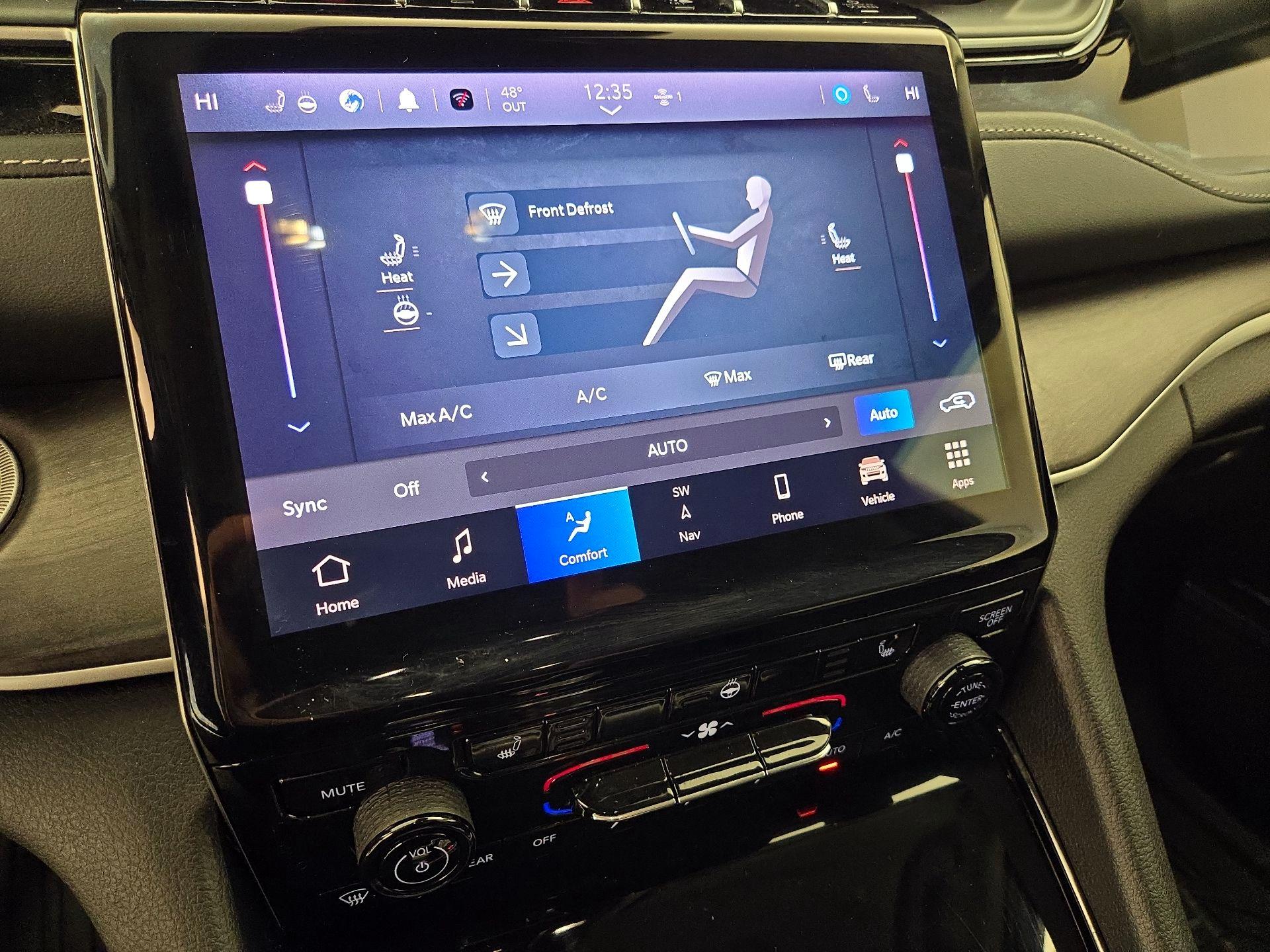 Thumbnail: 2023 Jeep Grand Cherokee - 17