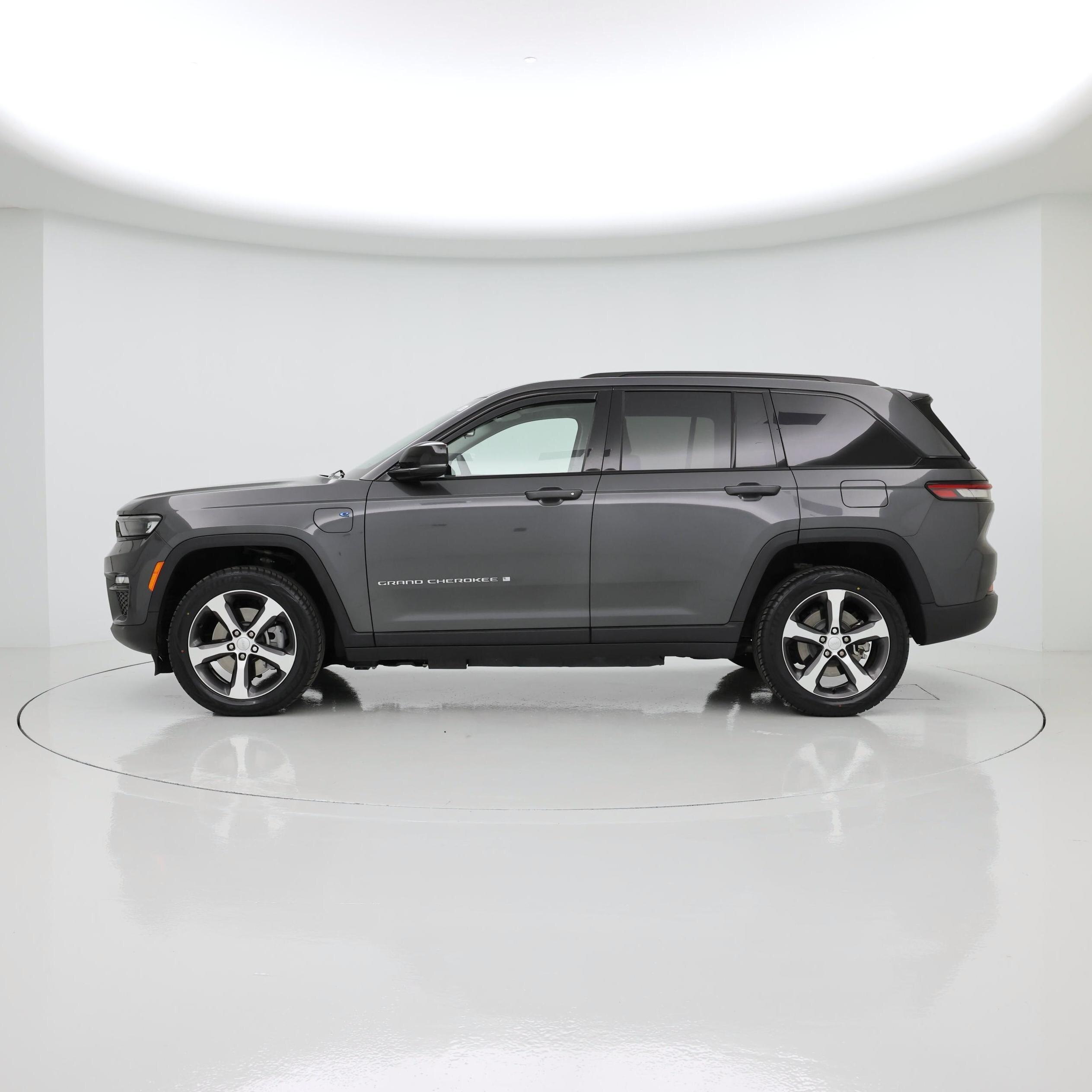 Thumbnail: 2023 Jeep Grand Cherokee - 3