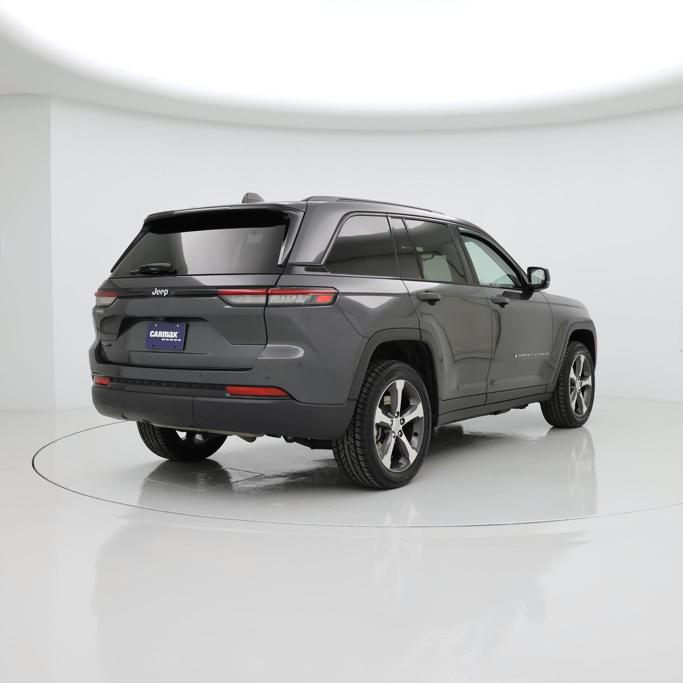 Thumbnail: 2023 Jeep Grand Cherokee - 8