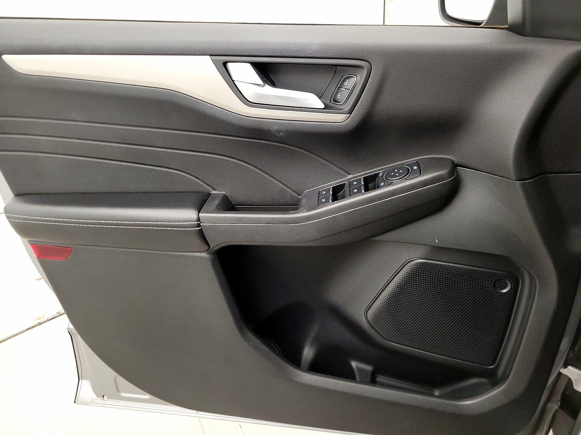 Thumbnail: 2021 Ford Escape - 12