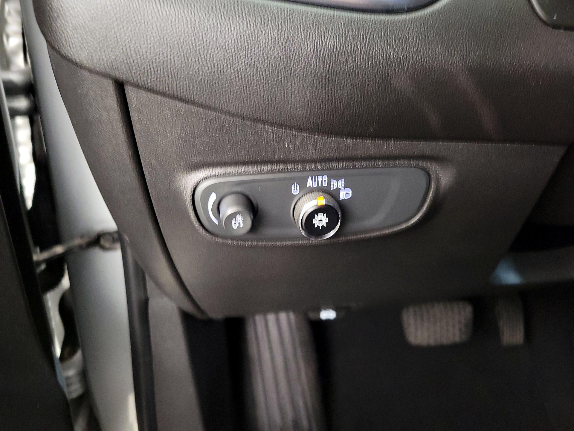 Thumbnail: 2022 Chevrolet Equinox - 13