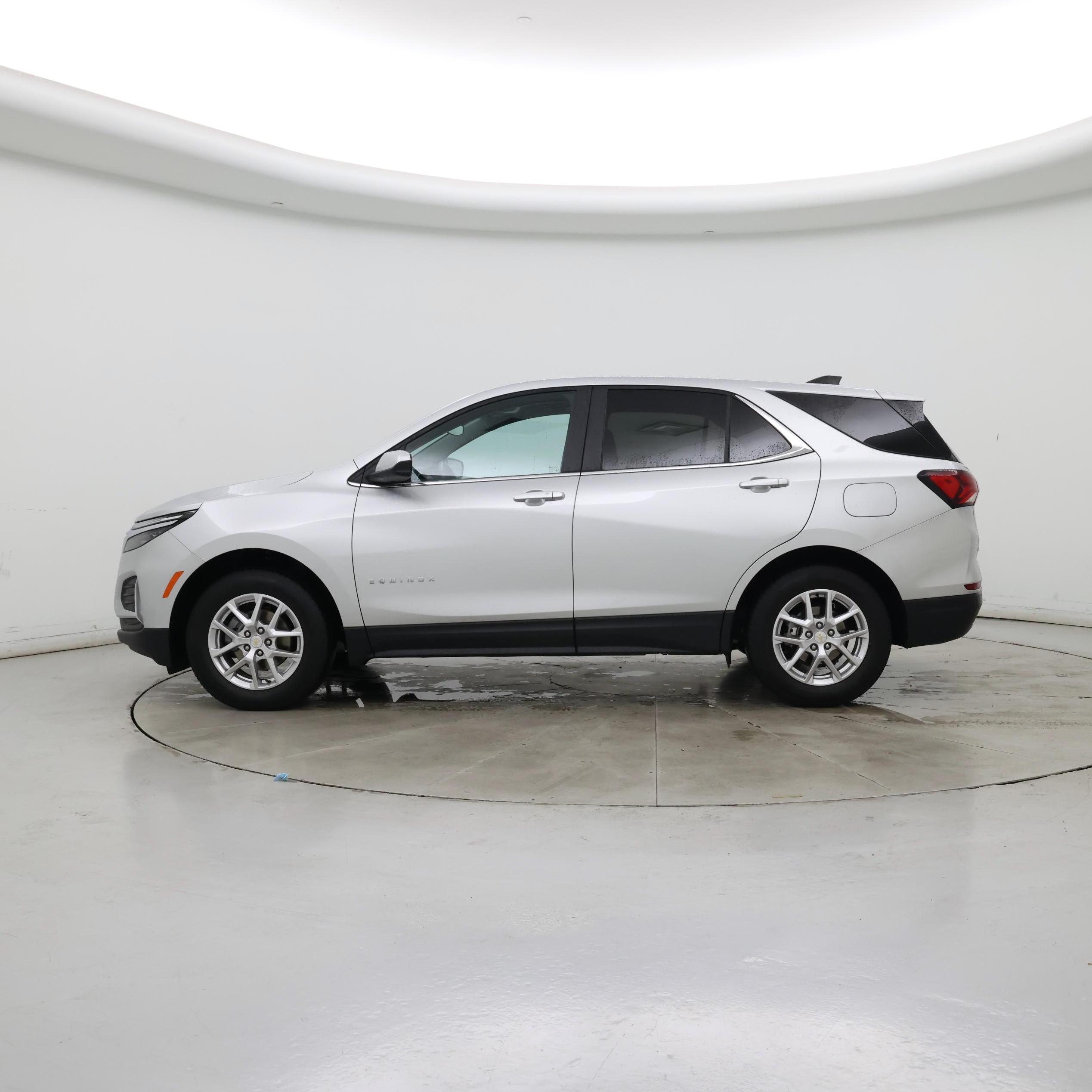 Thumbnail: 2022 Chevrolet Equinox - 3