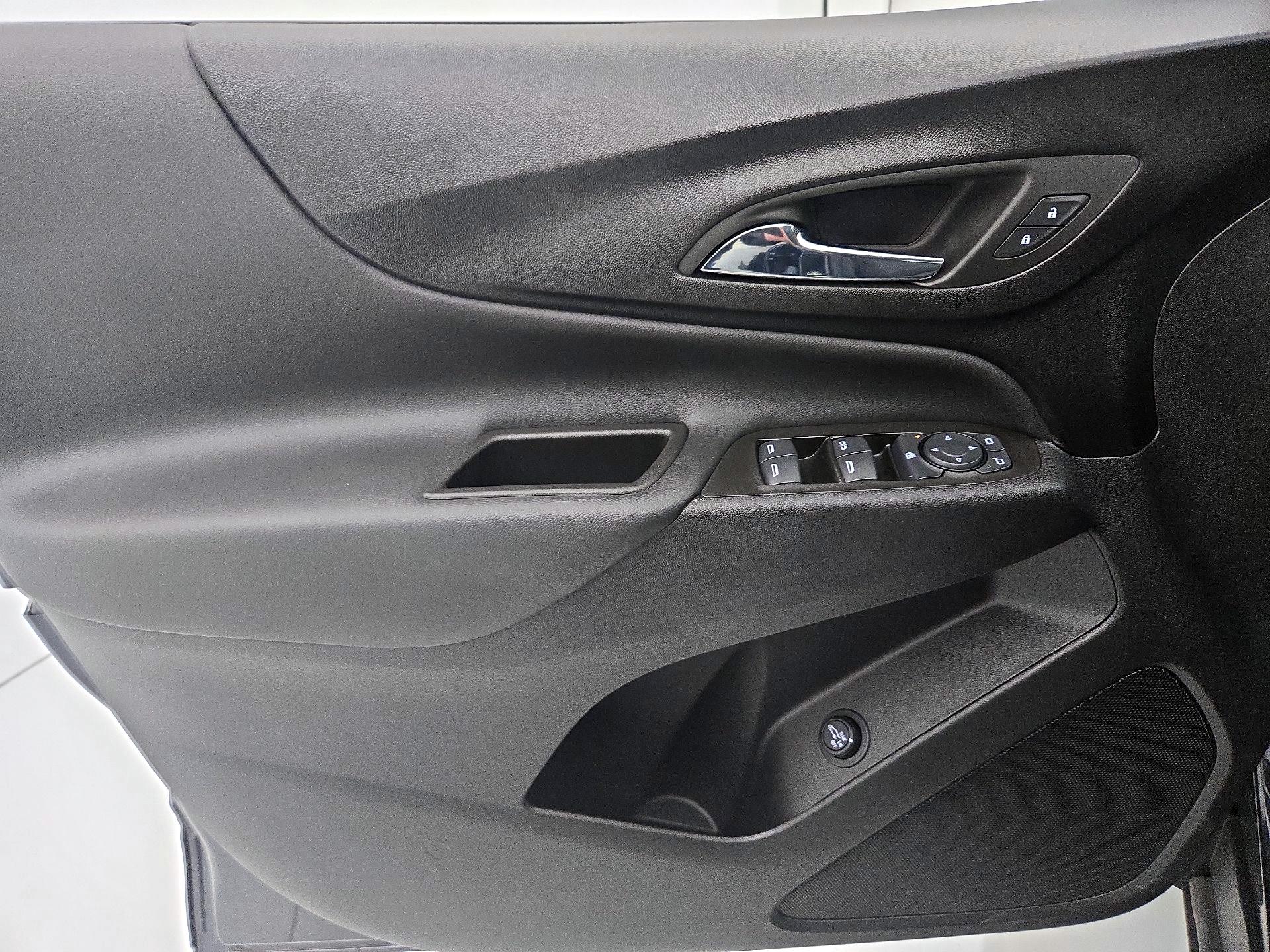 Thumbnail: 2022 Chevrolet Equinox - 12