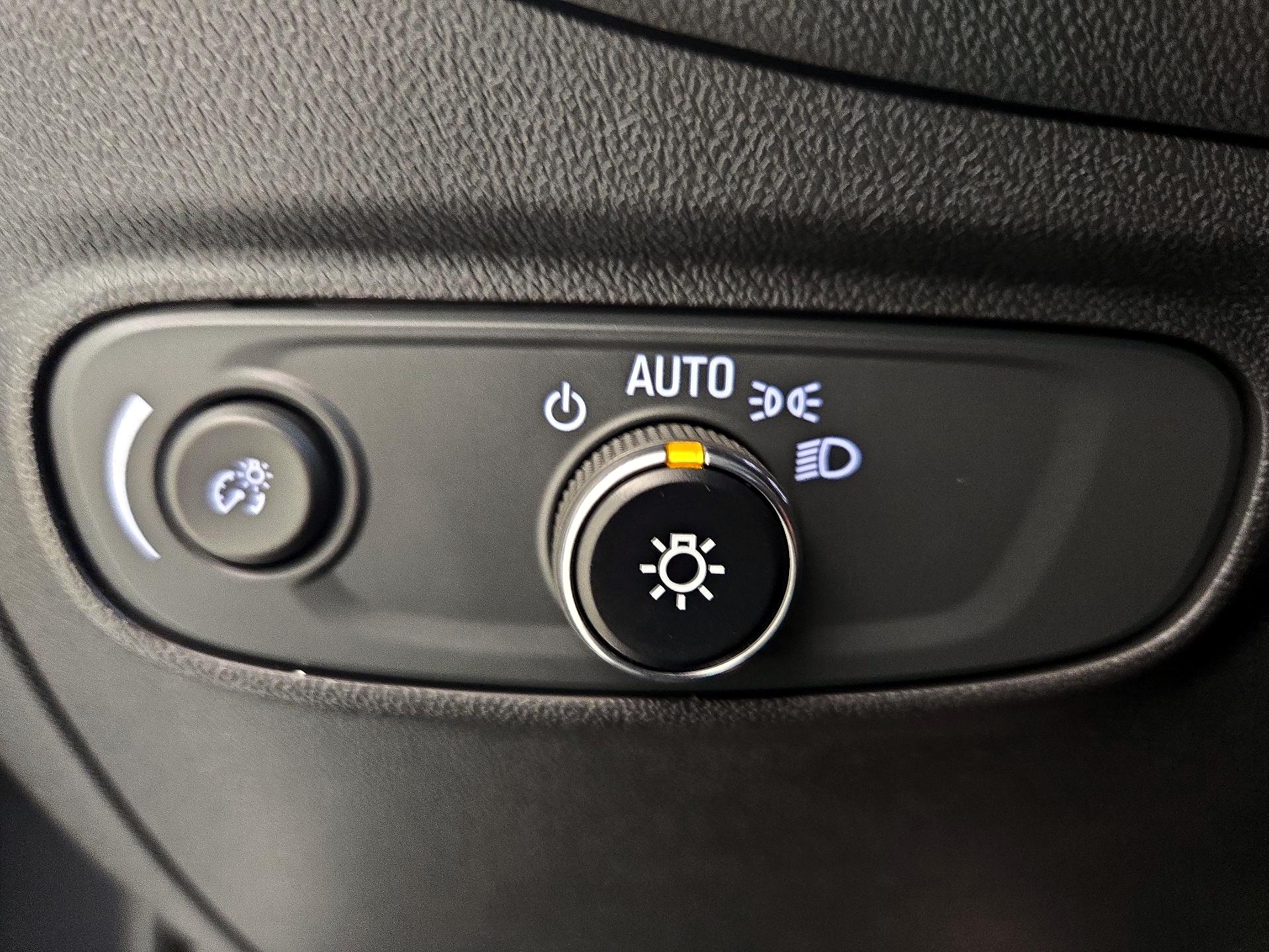 Thumbnail: 2022 Chevrolet Equinox - 13