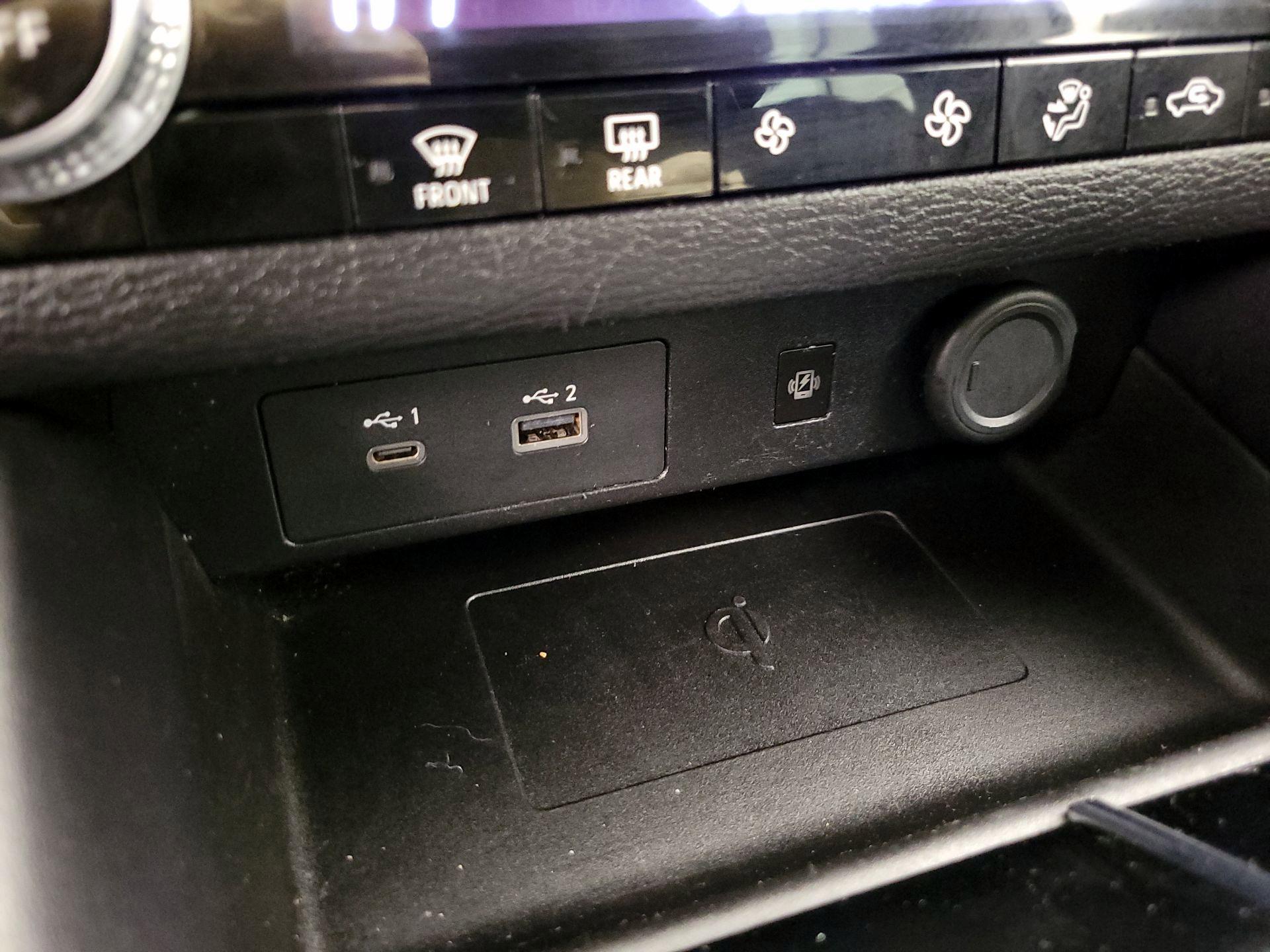 Thumbnail: 2022 Mitsubishi Outlander - 17