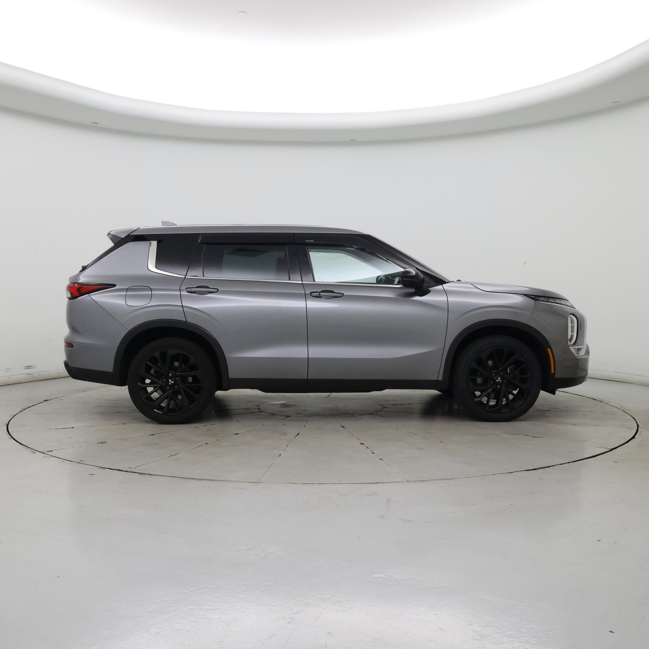 Thumbnail: 2022 Mitsubishi Outlander - 7