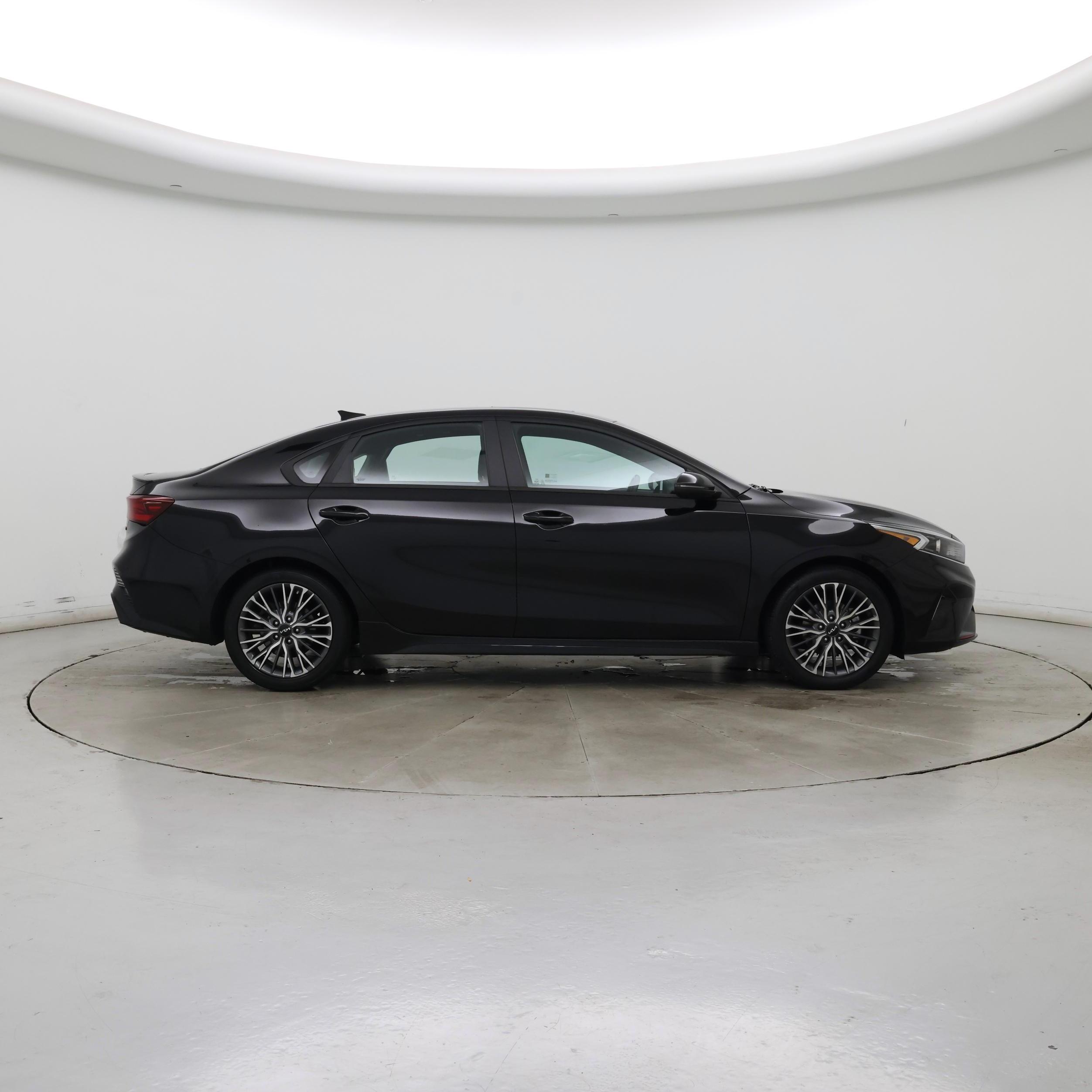 Thumbnail: 2022 Kia Forte - 7