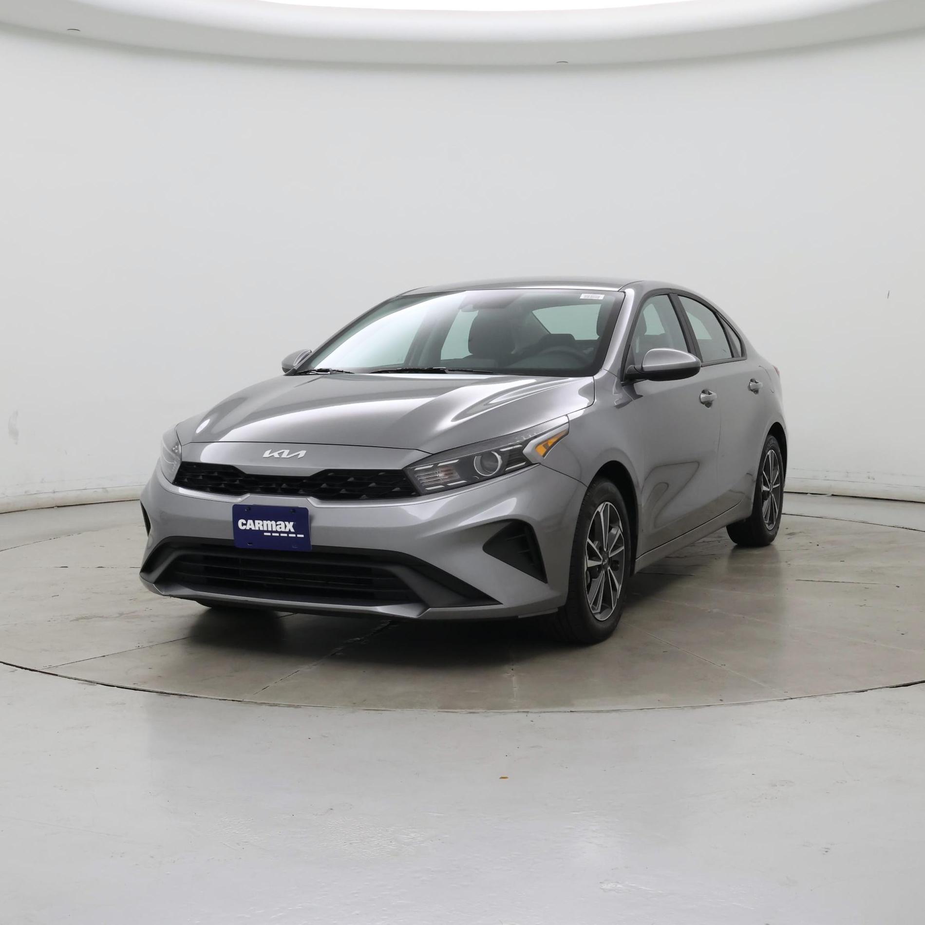Thumbnail: 2023 Kia Forte - 4