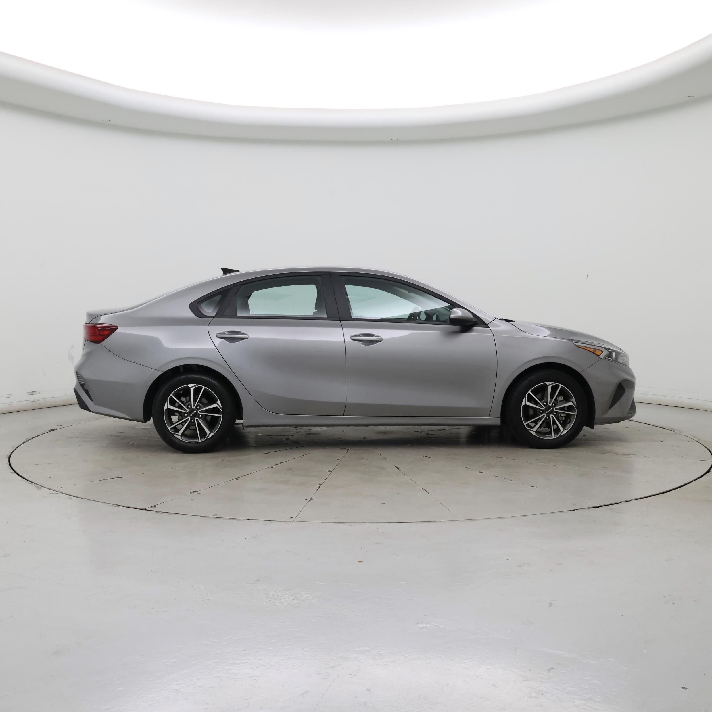 Thumbnail: 2023 Kia Forte - 7