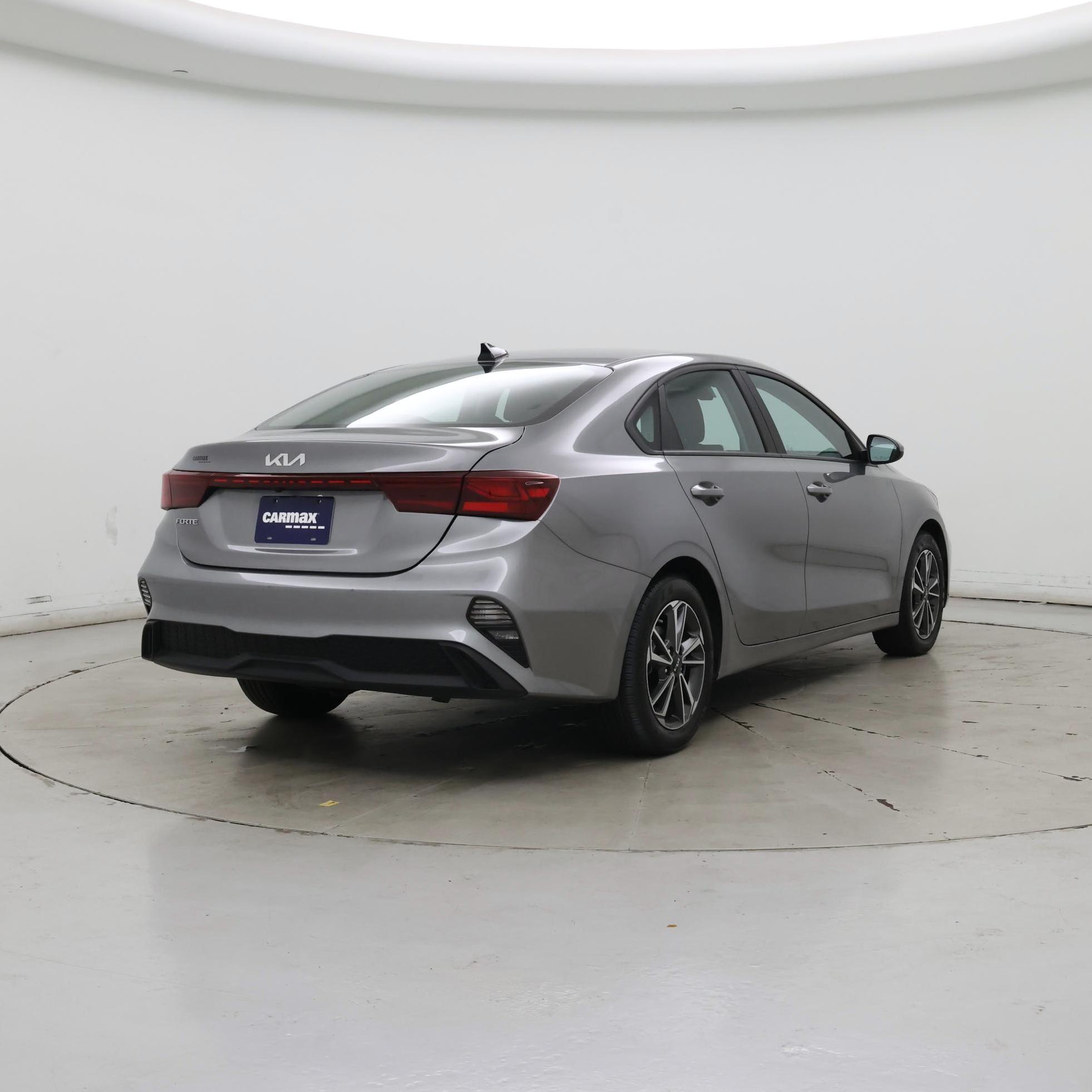 Thumbnail: 2023 Kia Forte - 8