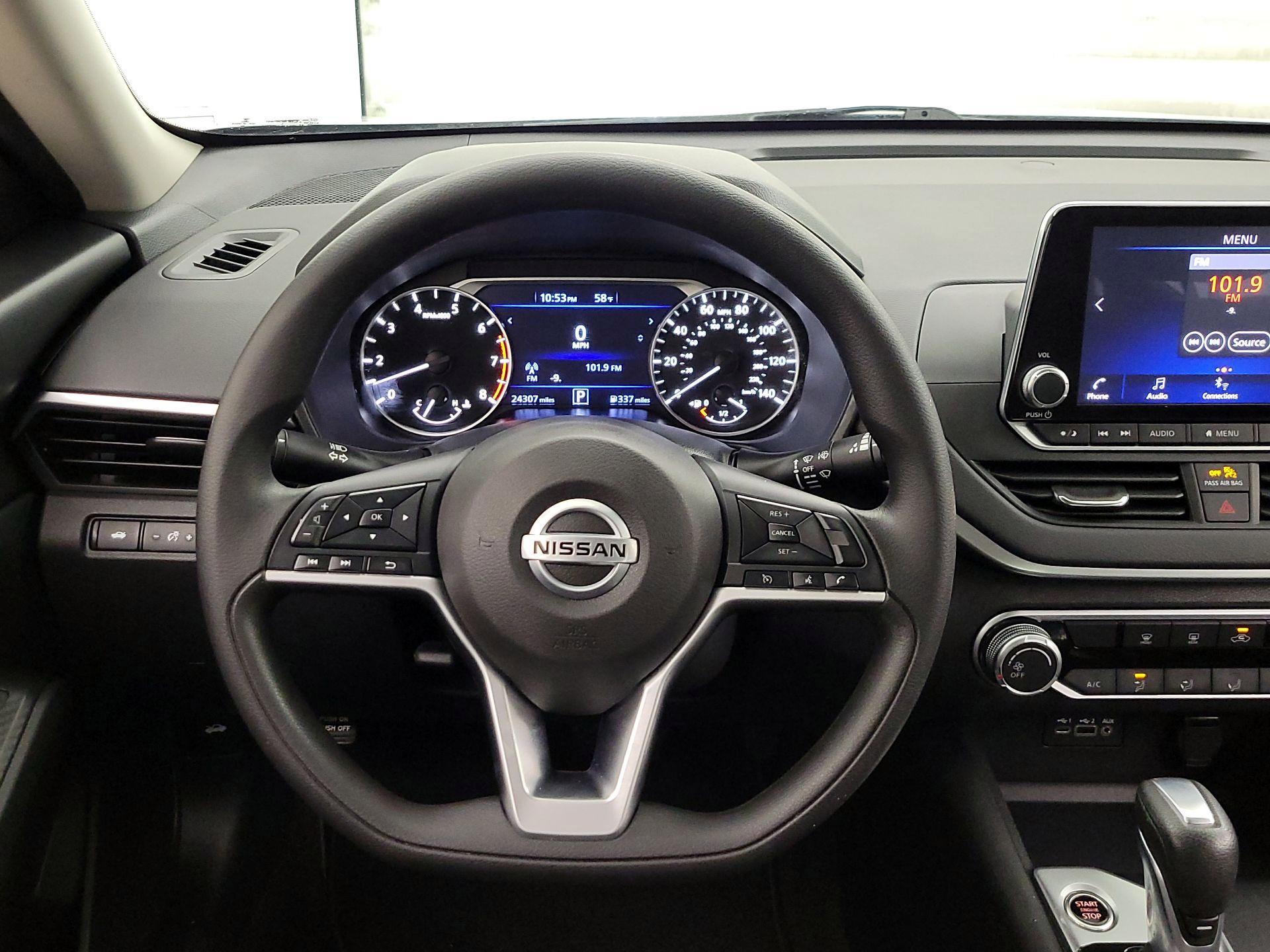 Thumbnail: 2022 Nissan Altima - 10