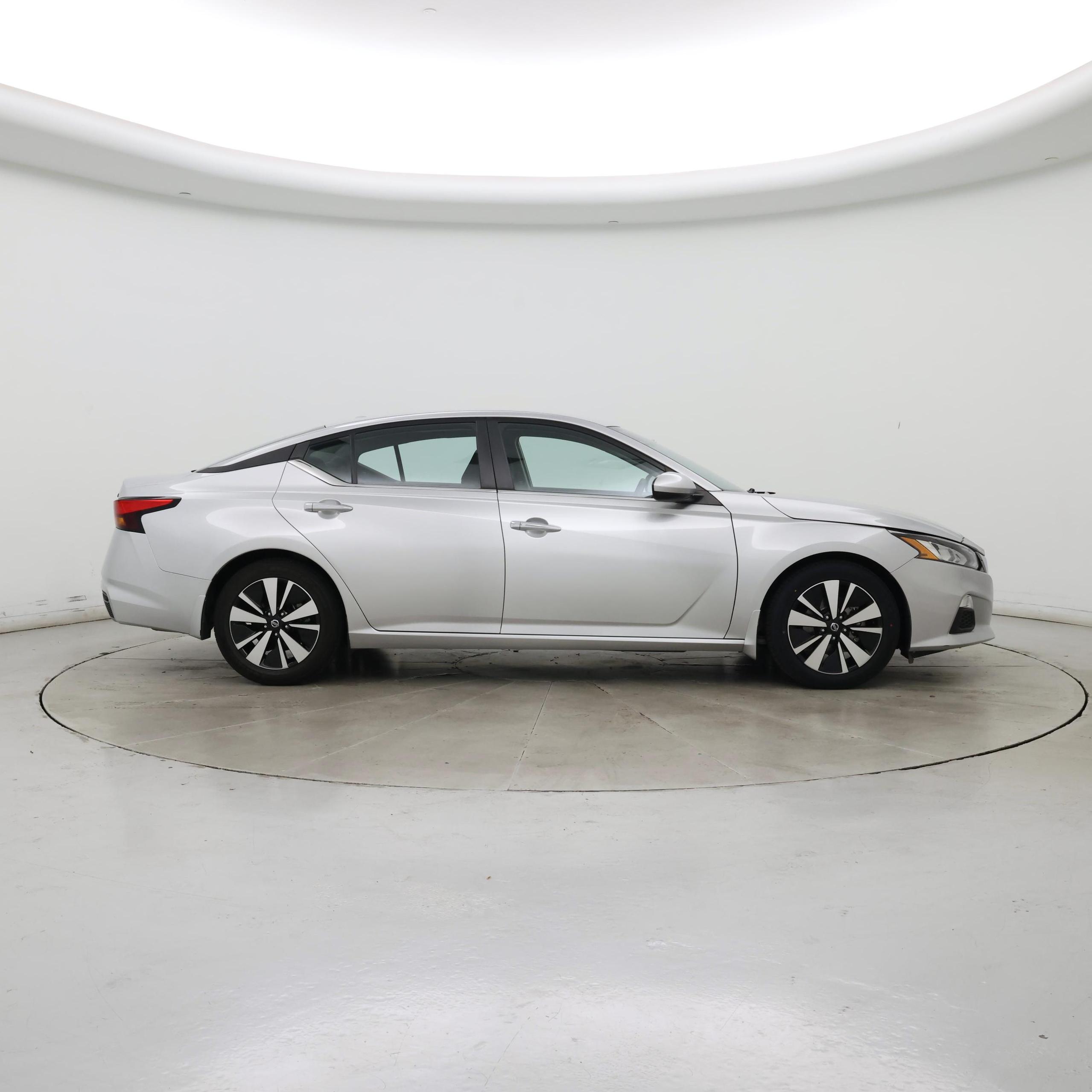 Thumbnail: 2022 Nissan Altima - 7