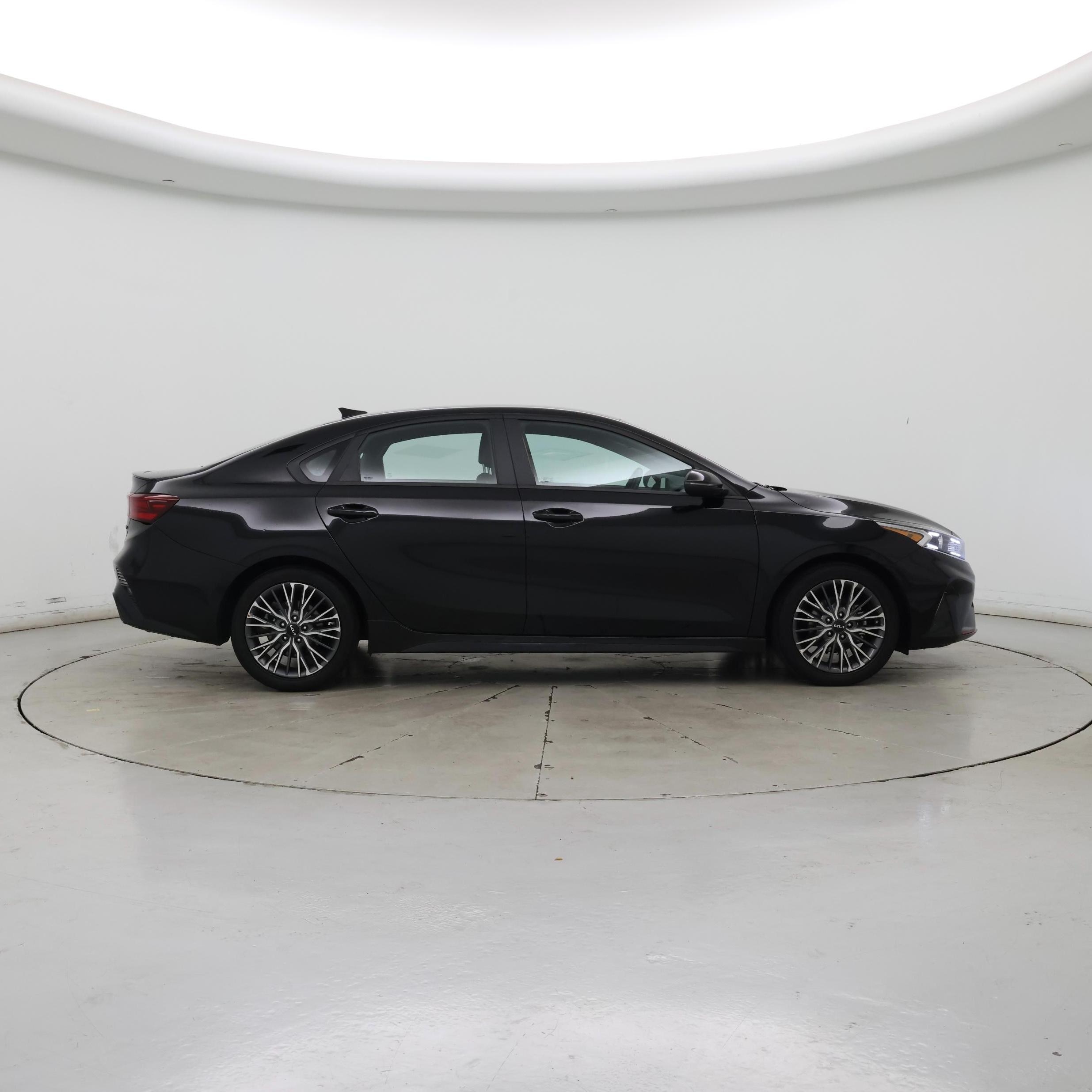 Thumbnail: 2023 Kia Forte - 7