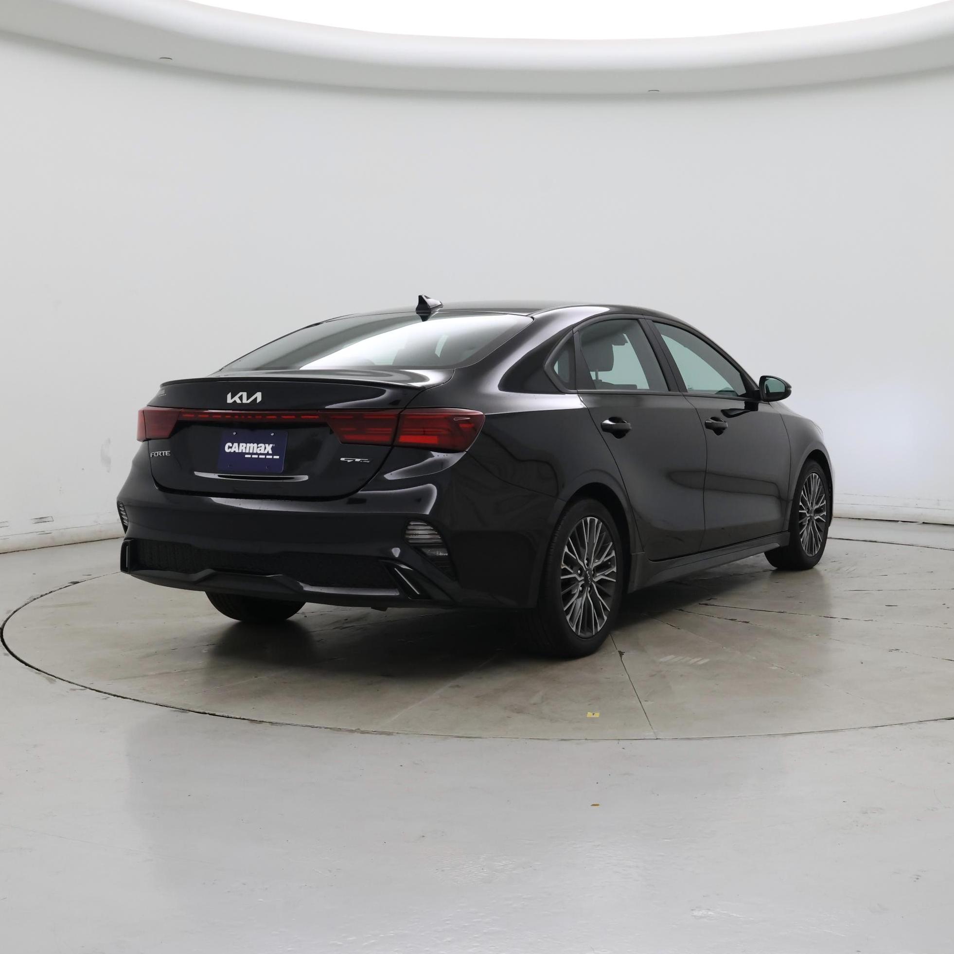 Thumbnail: 2023 Kia Forte - 8