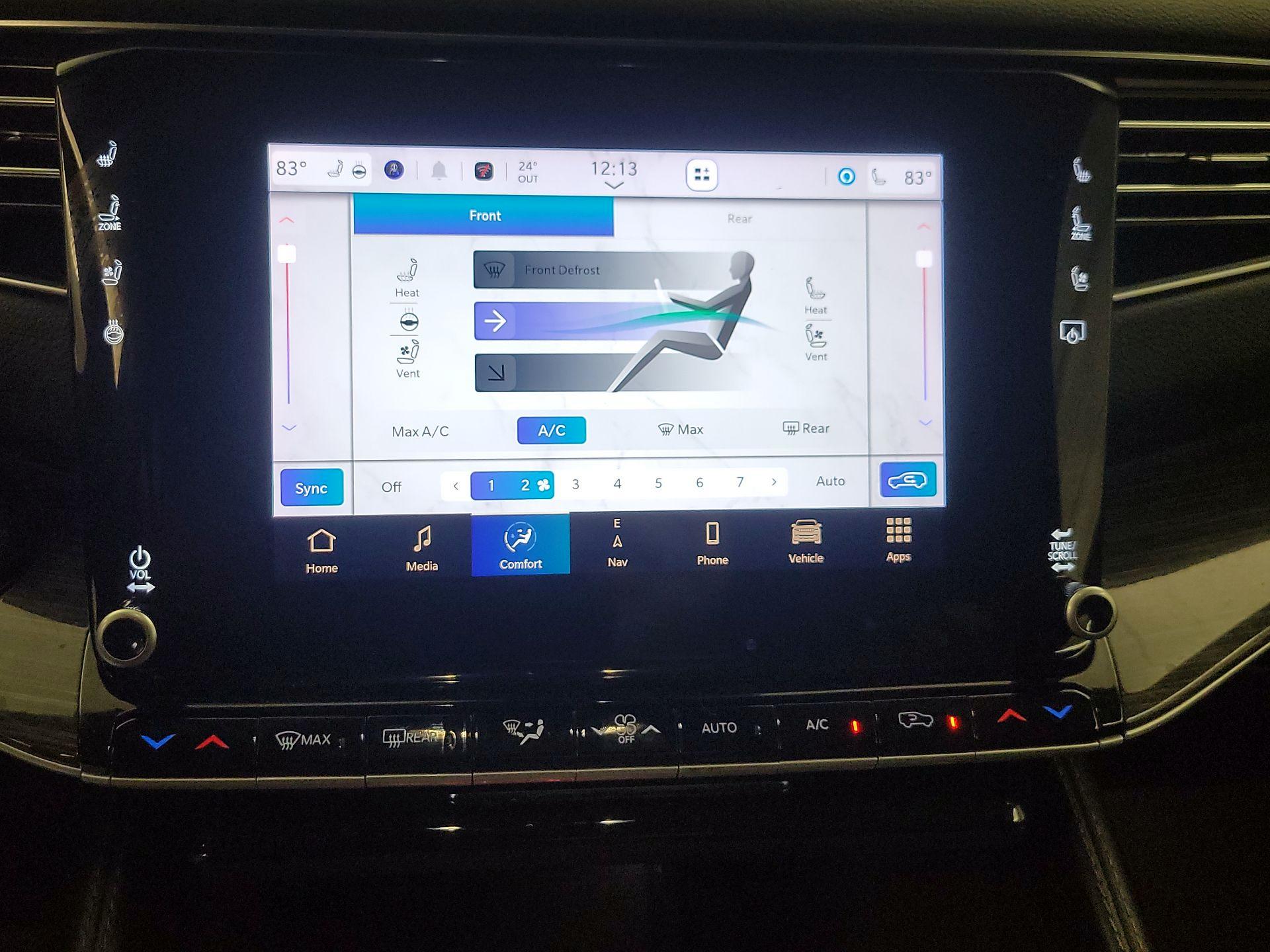 Thumbnail: 2022 Jeep Wagoneer - 17