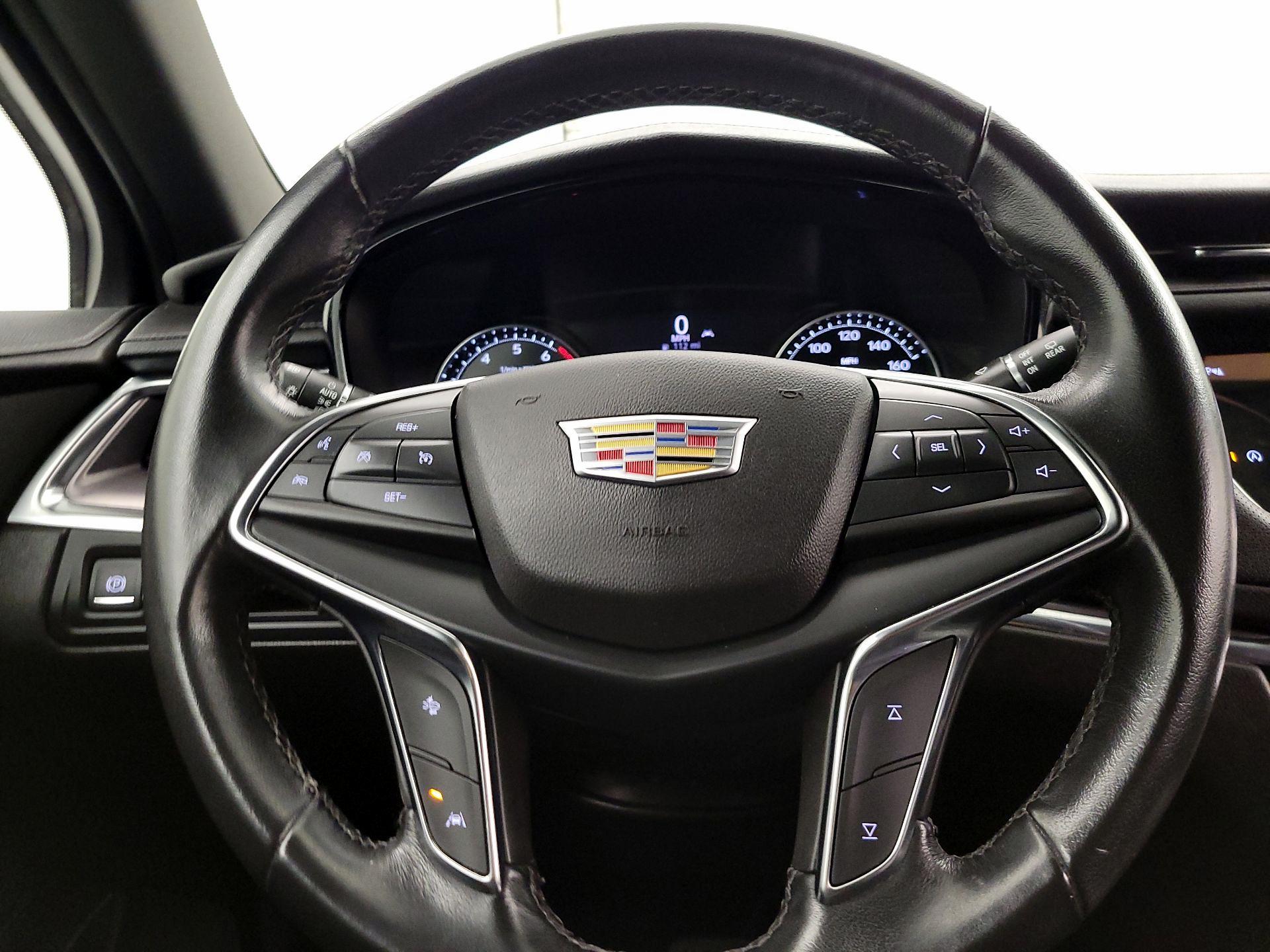 Thumbnail: 2022 Cadillac XT5 - 10