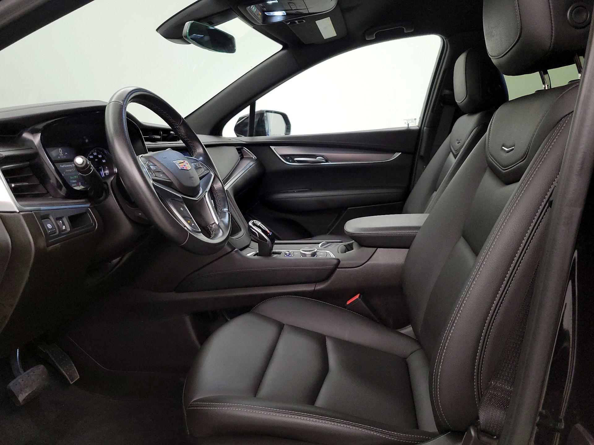 Thumbnail: 2022 Cadillac XT5 - 11