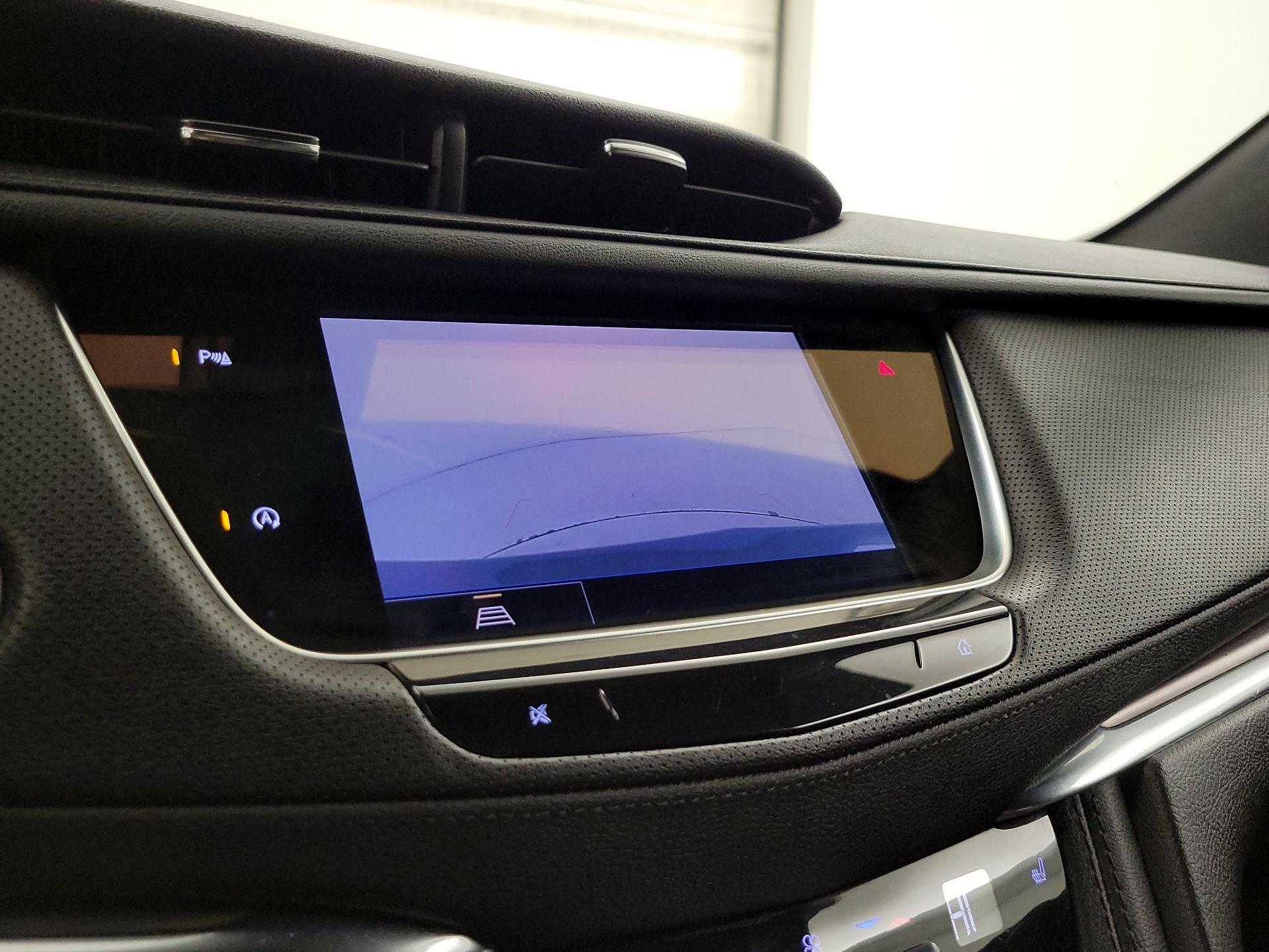 Thumbnail: 2022 Cadillac XT5 - 14