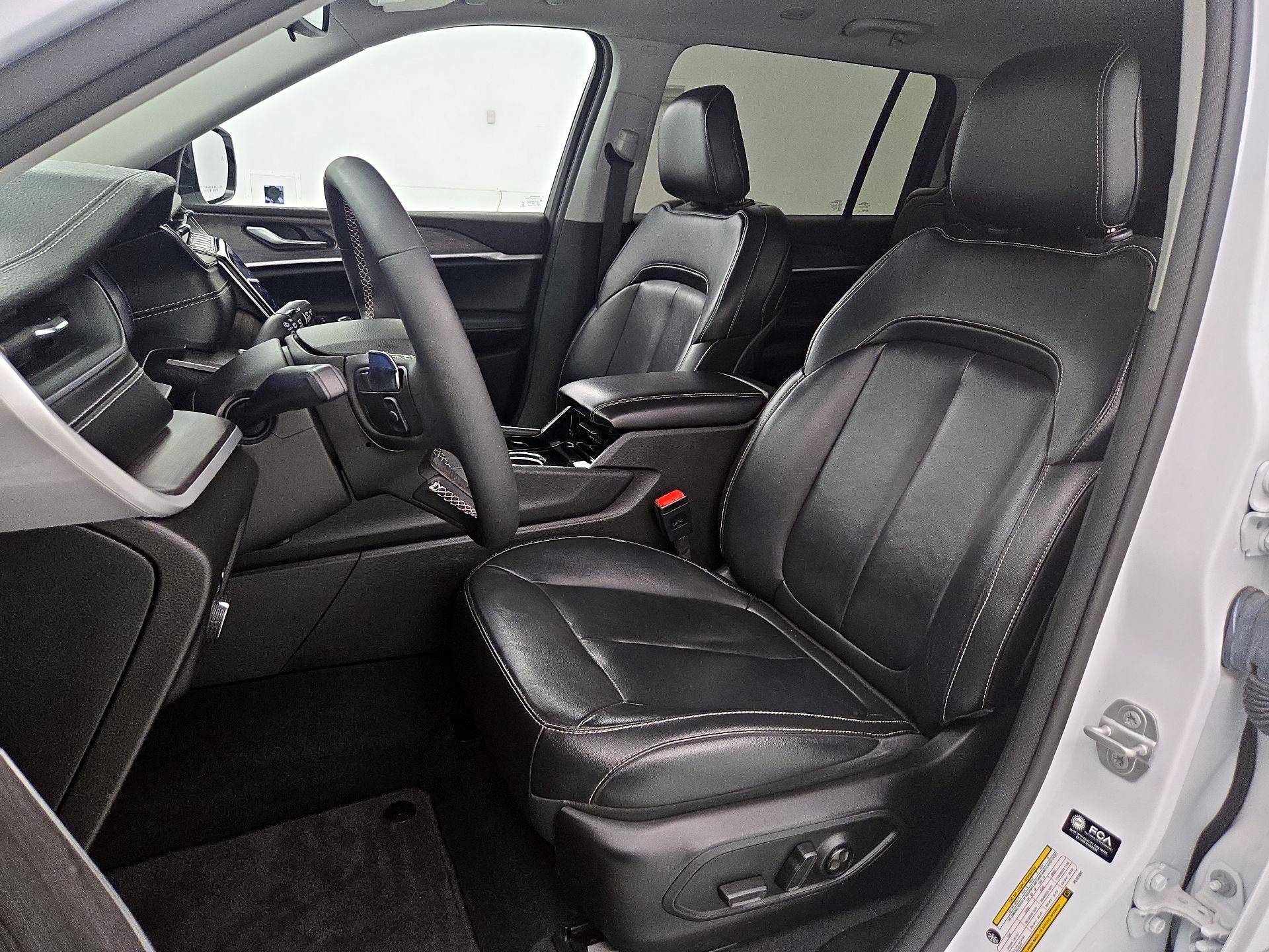 Thumbnail: 2023 Jeep Grand Cherokee L - 11