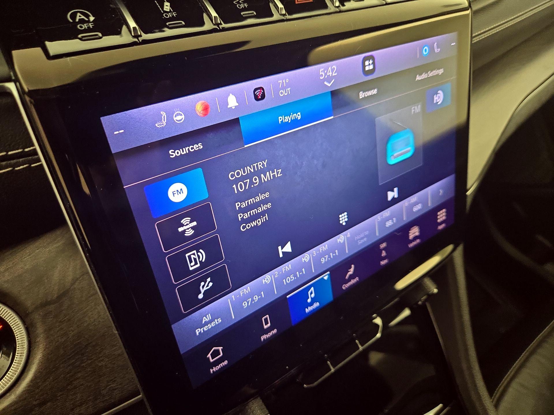 Thumbnail: 2023 Jeep Grand Cherokee L - 16