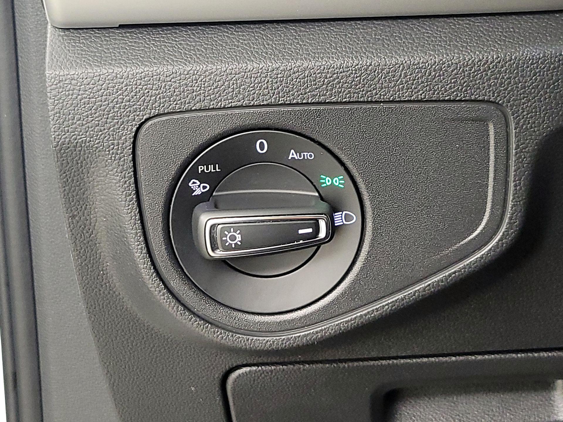 Thumbnail: 2021 Volkswagen Atlas - 13