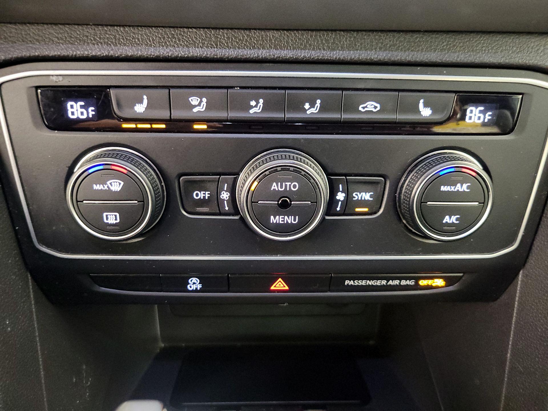 Thumbnail: 2021 Volkswagen Atlas - 16