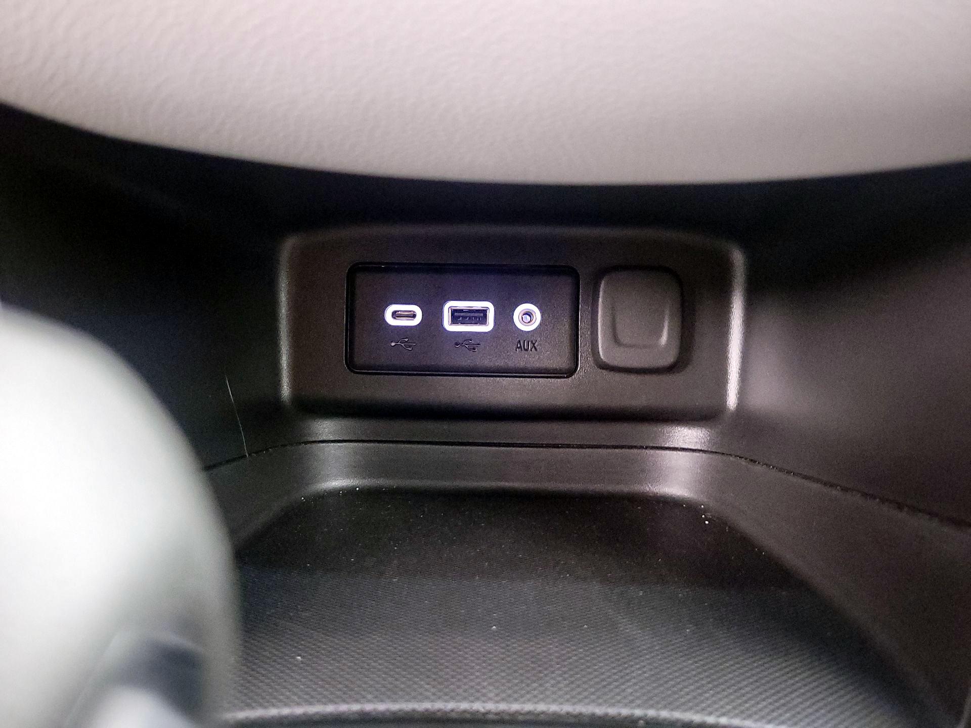 Thumbnail: 2023 Chevrolet Equinox - 18